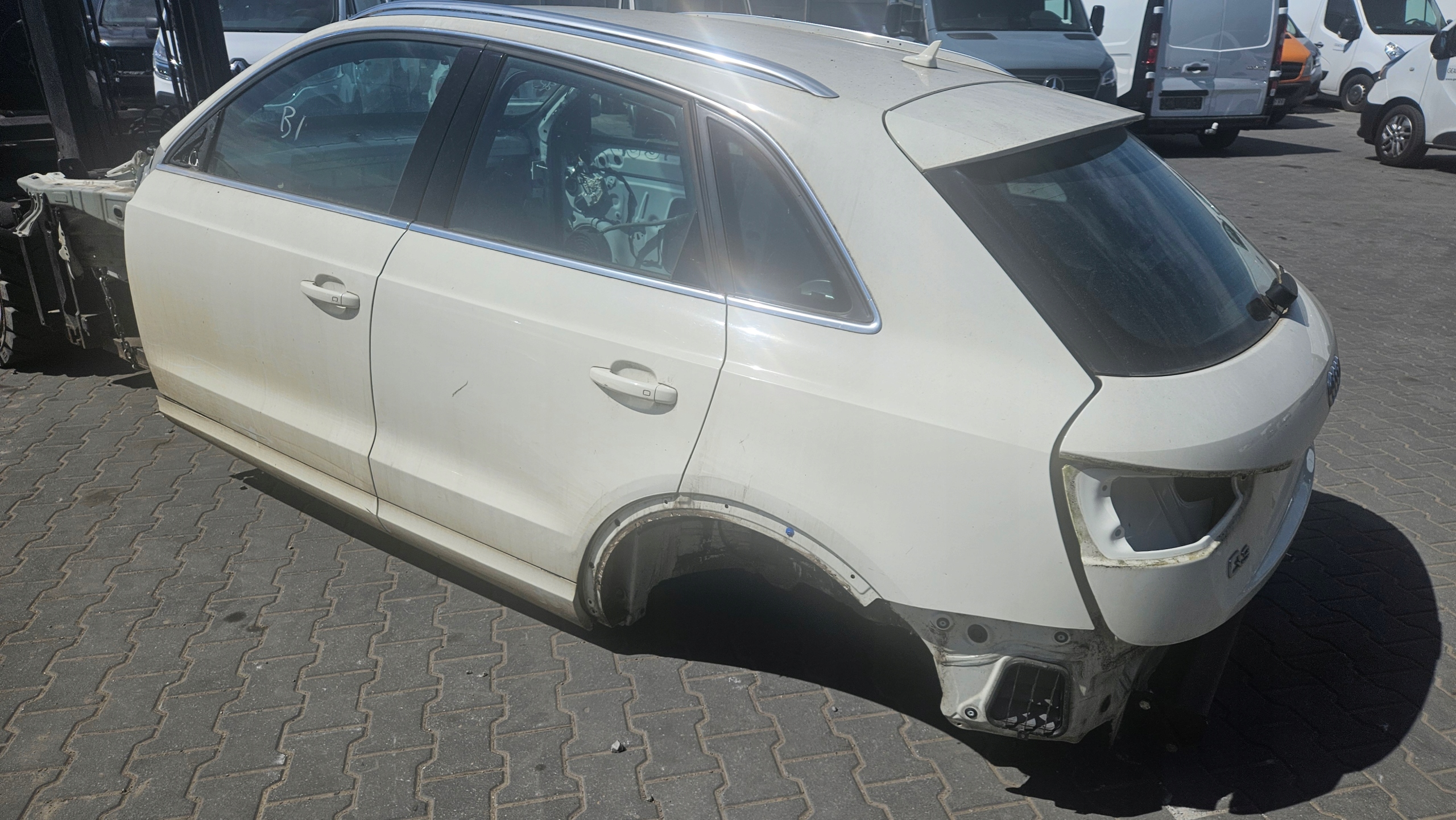 LONGHERONE parafango sinistra posteriore AUDI Q3 8U 2011-2018 colore LY9K