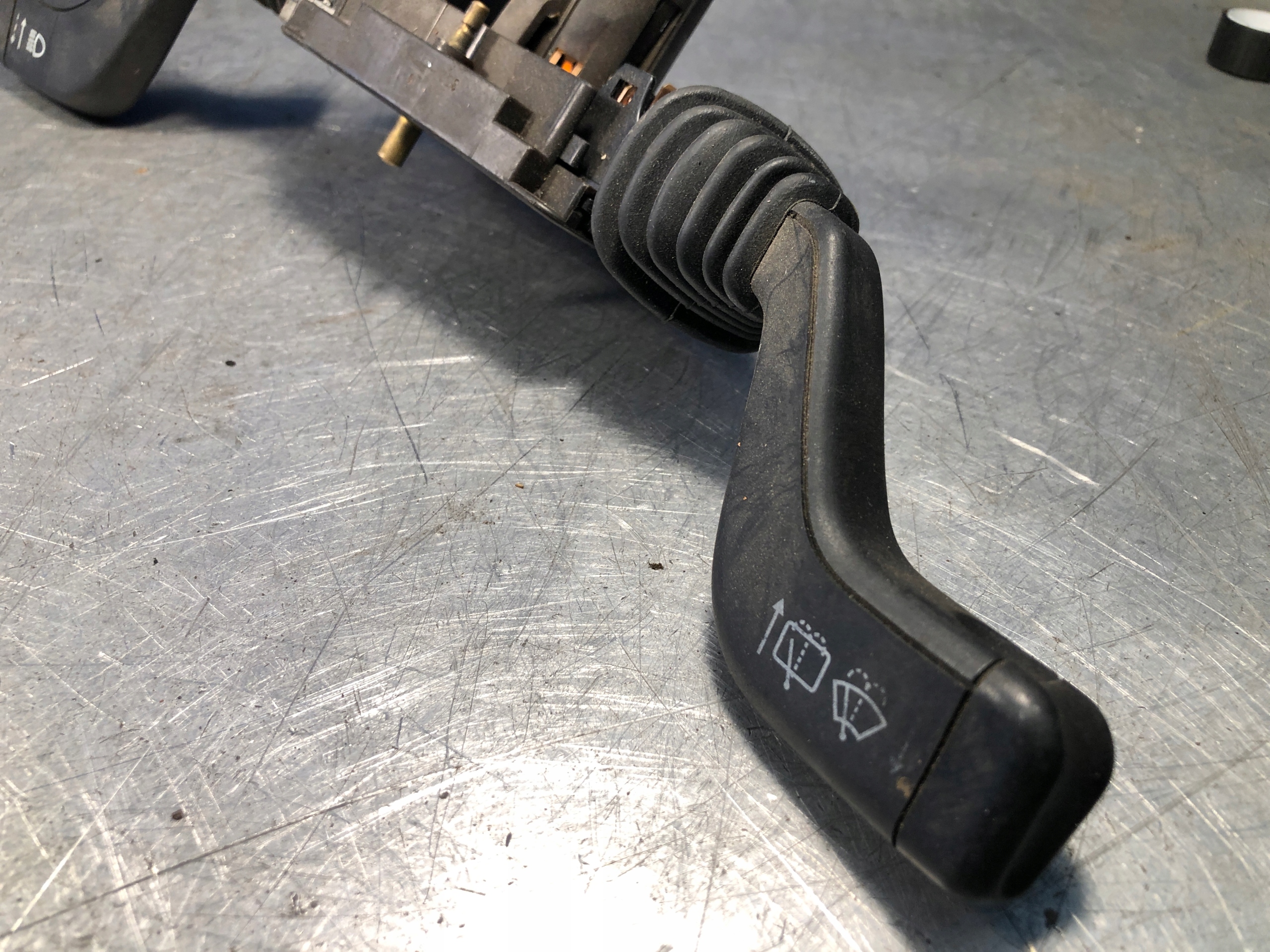 DEVIO LUCI TERGICRISTALLO TERGI OPEL ASTRA F 90306520 593914