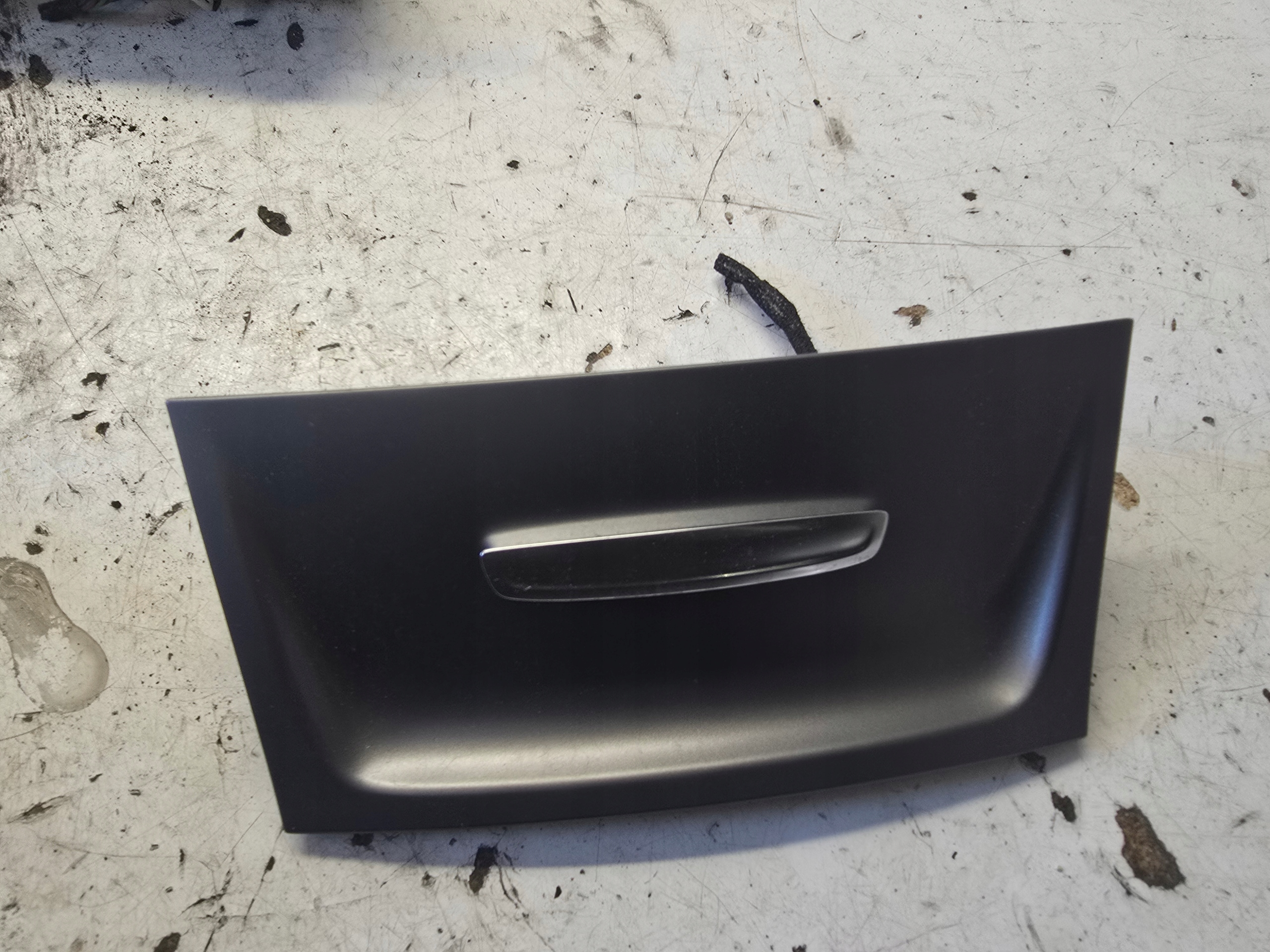 OPEL ASTRA K LADOWARKA PANEL LADOWANIA Console Couvre DEKOR 13499814