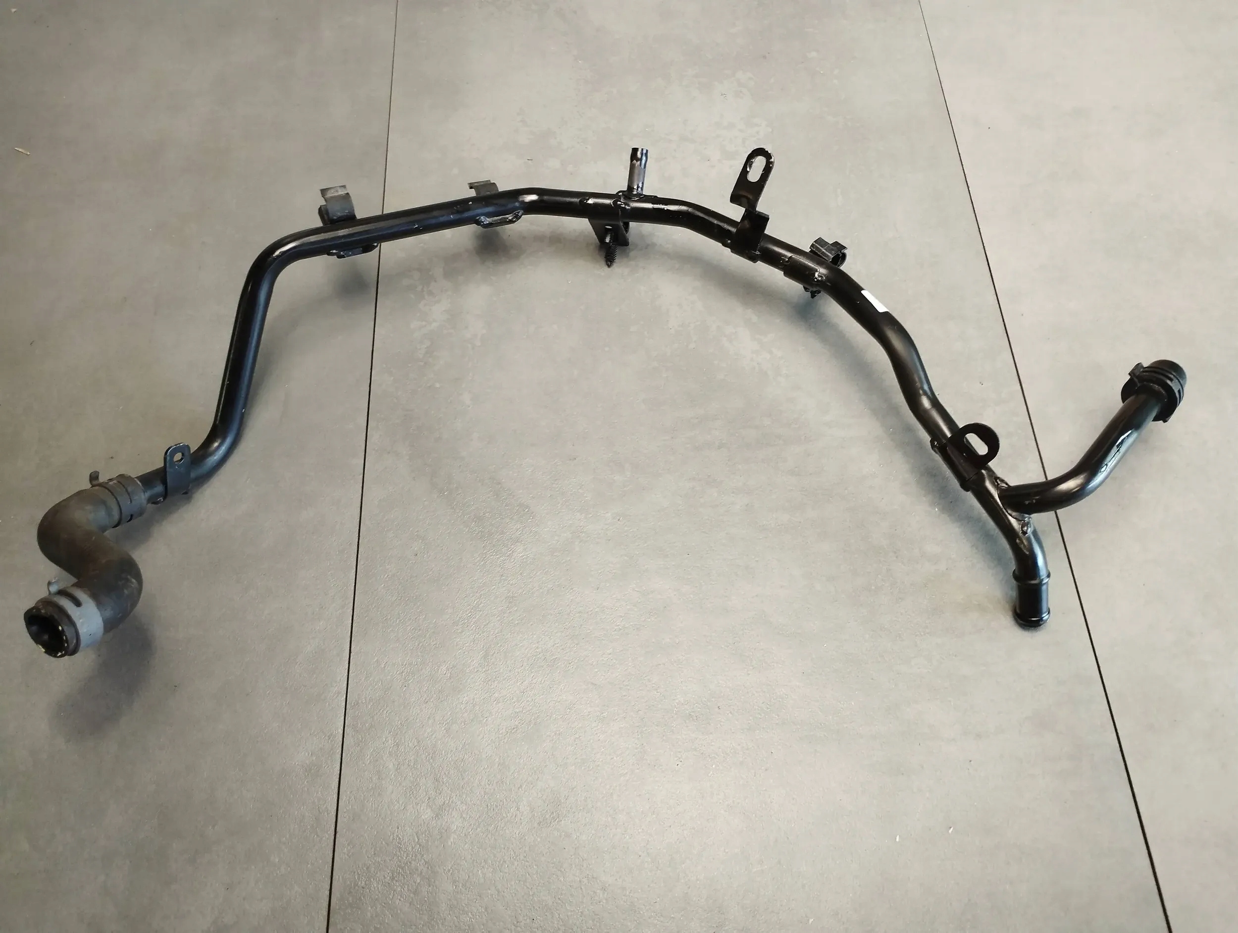 Audi A6 C7 4G prijenos vode 04L122157BA