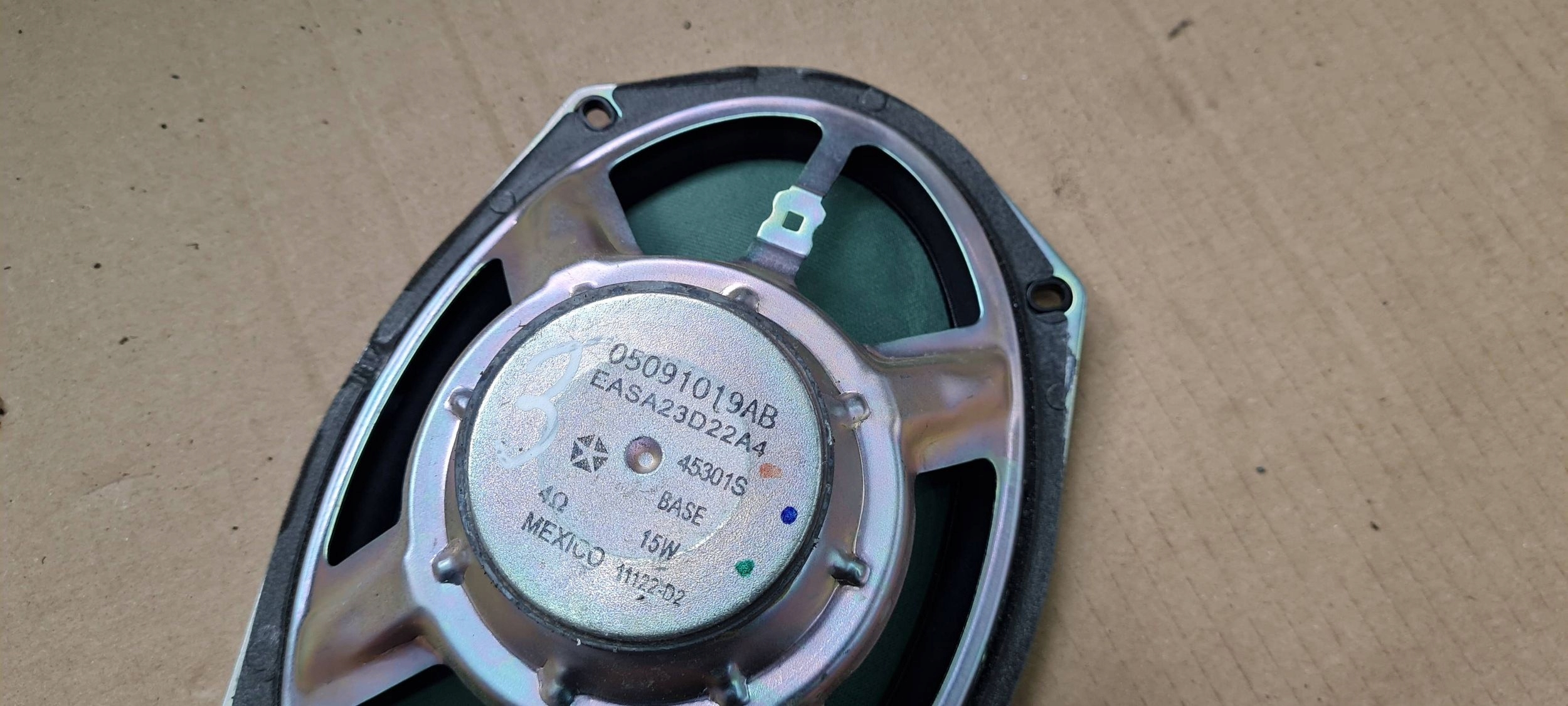 Chrysler Pacifica 2022 speaker door left right 05091019AB