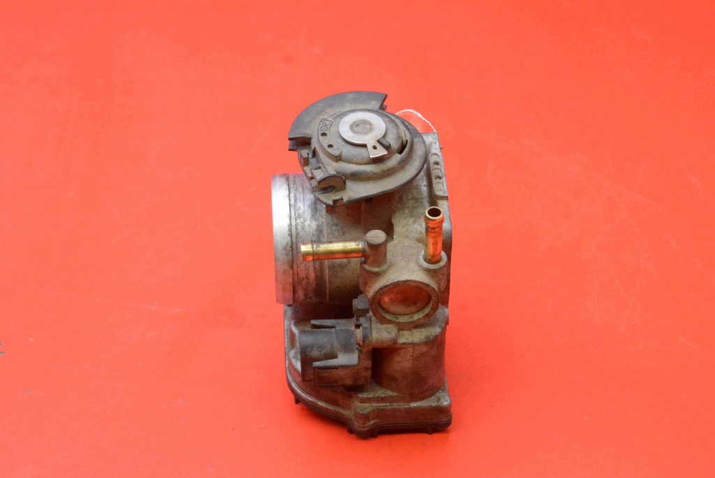 Valvola a farfalla 06A133064J AUDI A3 8L 1.6 8V 101 KM 96-00