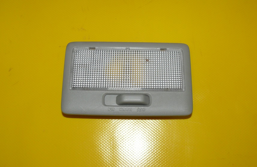 FANALE OSWIETLENIE CIELO INTERNO Anteriore SUZUKI SX4 e