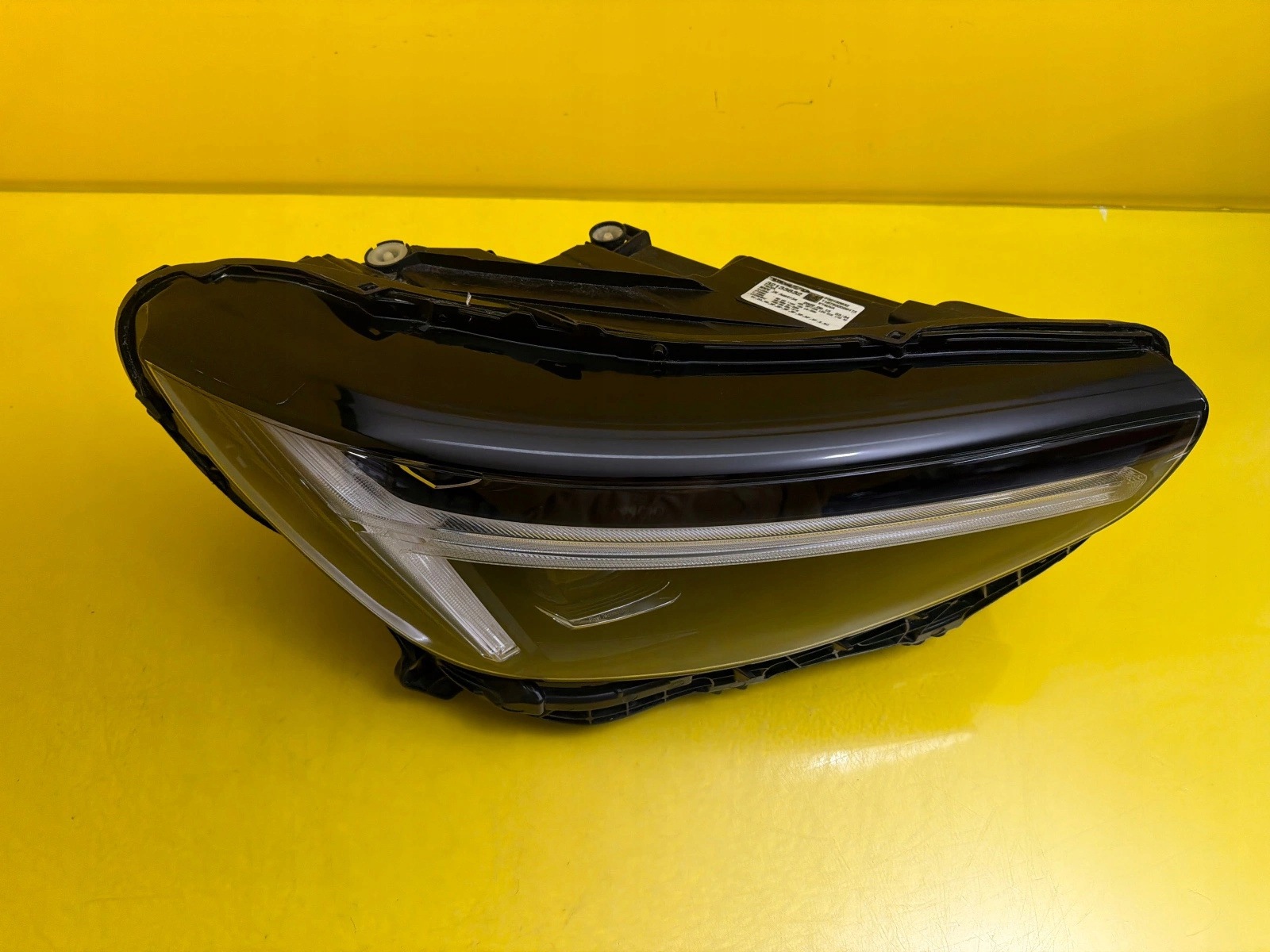 light right front Volvo XC40 Lift Full Led 32133832 Option LED