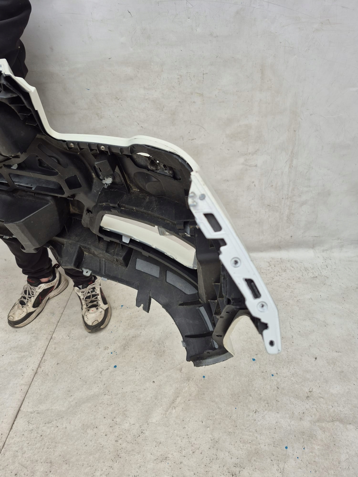 MERCEDES R-KLASA W251 LIFT 09- bumper front front pillar SPR PDC