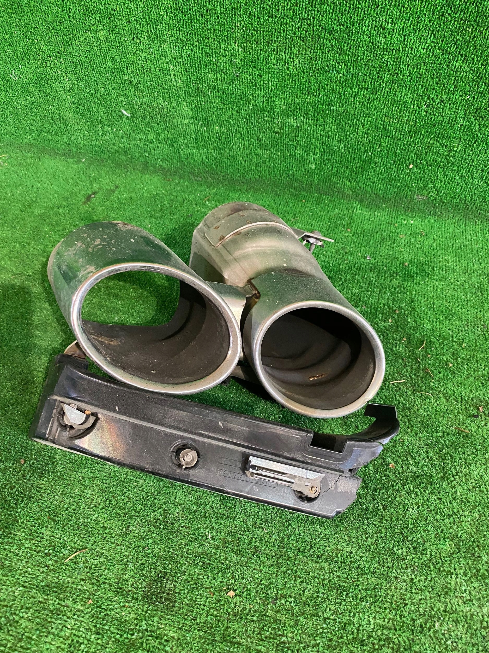 TERMINALE dello scarico Destro AUDI Q8 4M8 NR.004