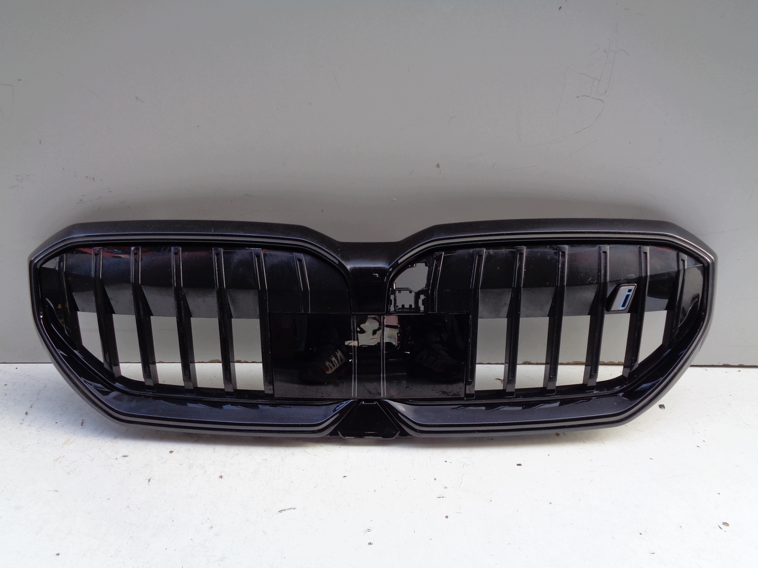 Grille BMW I5 5 G60 G61 23- SHADOW LED NR 53694