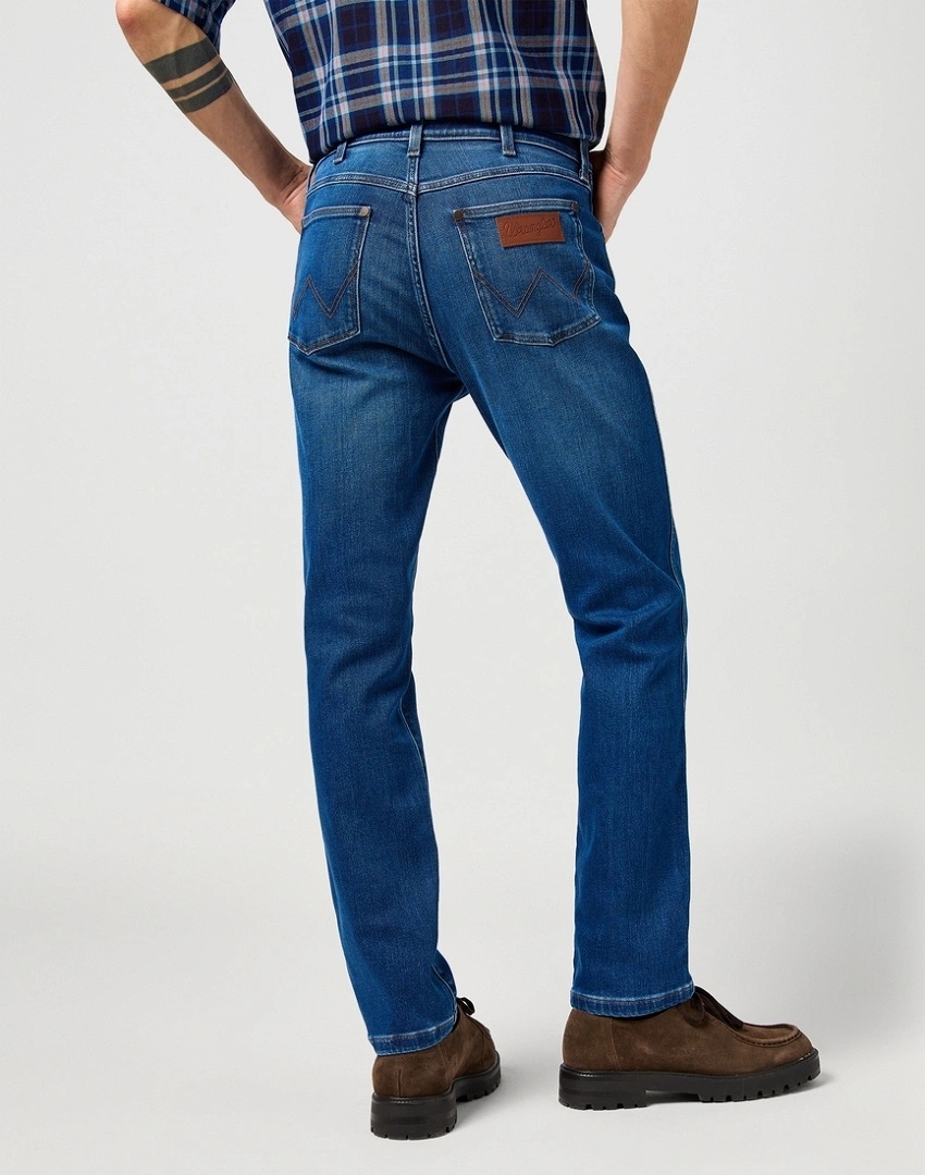 Pánské zúžené džíny Wrangler Larston Dandelion Summer 112362458 34/34