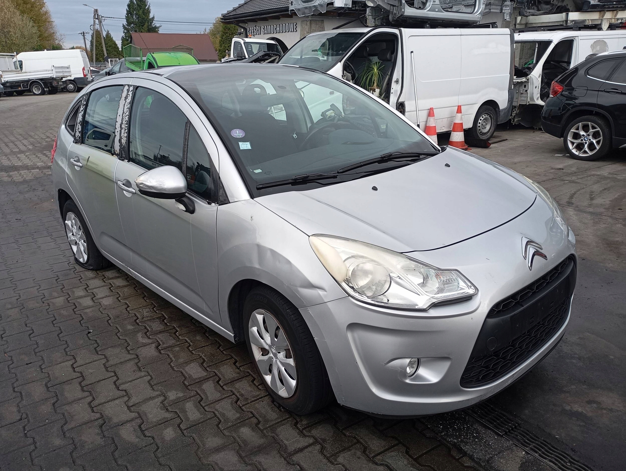 CITROEN C3 II 2 SC 09-16 door front right silver EZRC