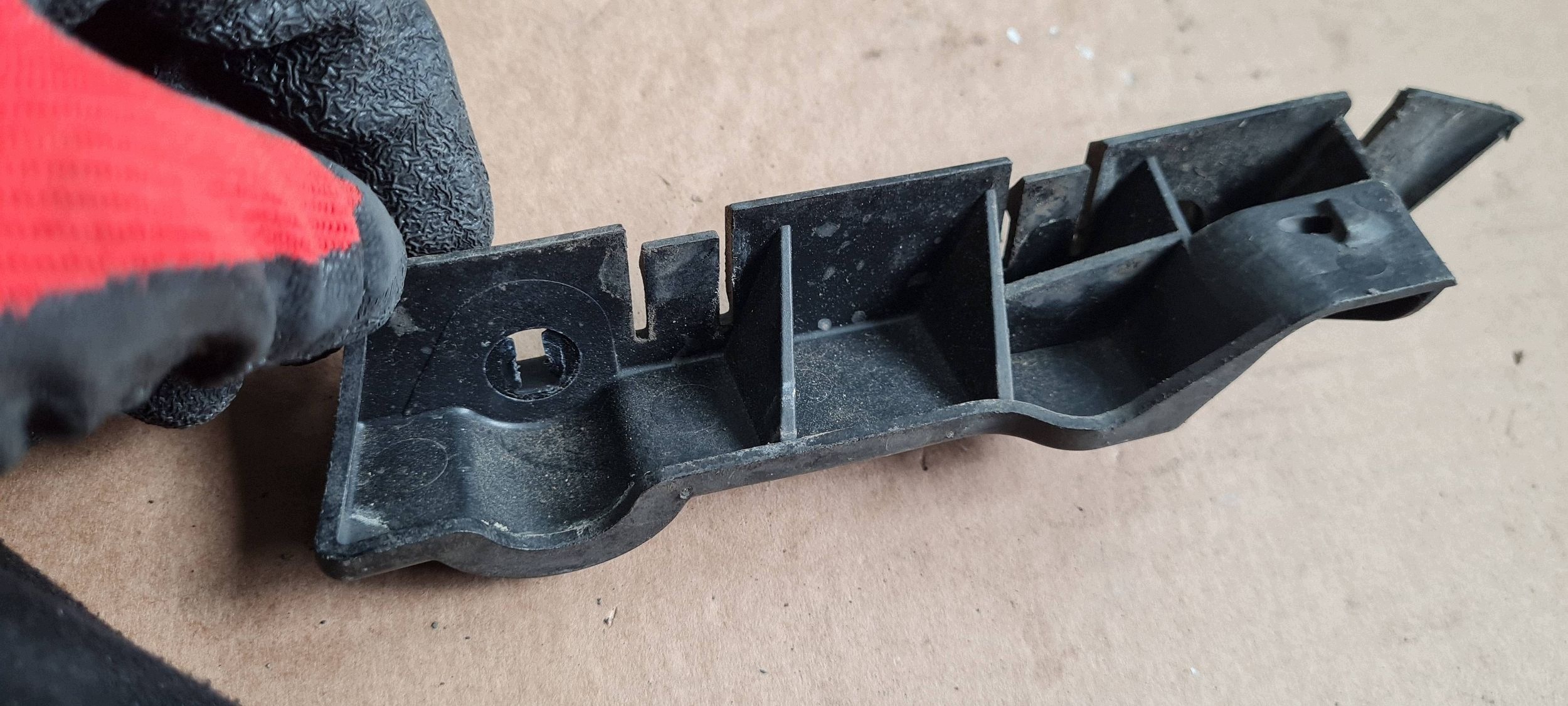 A5 8T LIFT S5 support bracket holder of a bumper left front 8T0807283C