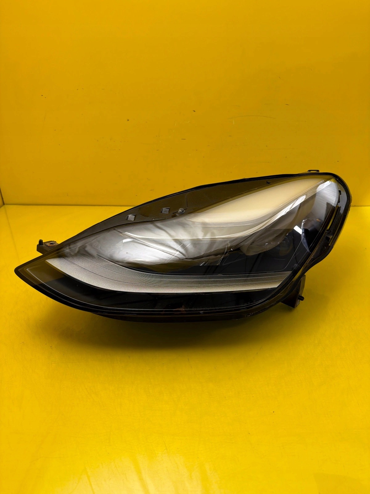 light left front Tesla Model 3 Y Lift Full Led 1514952-00-D
