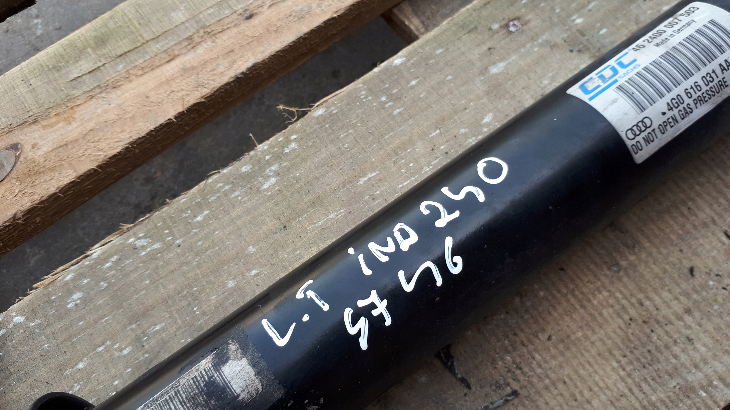S7 4G A7 STOSSDÄMPFER HECK HINTEN 4.0 TFSI S6 A6 C7