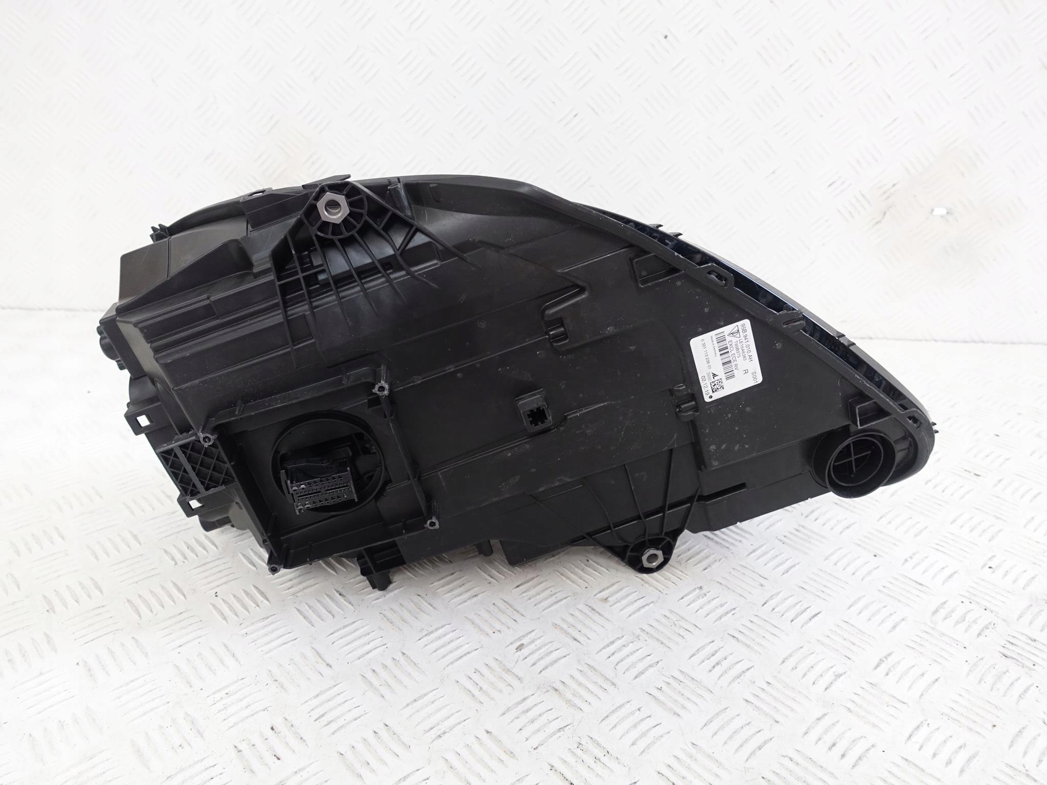 PORSCHE MACAN 95B LIFT GTS 18- FULL LED right EU