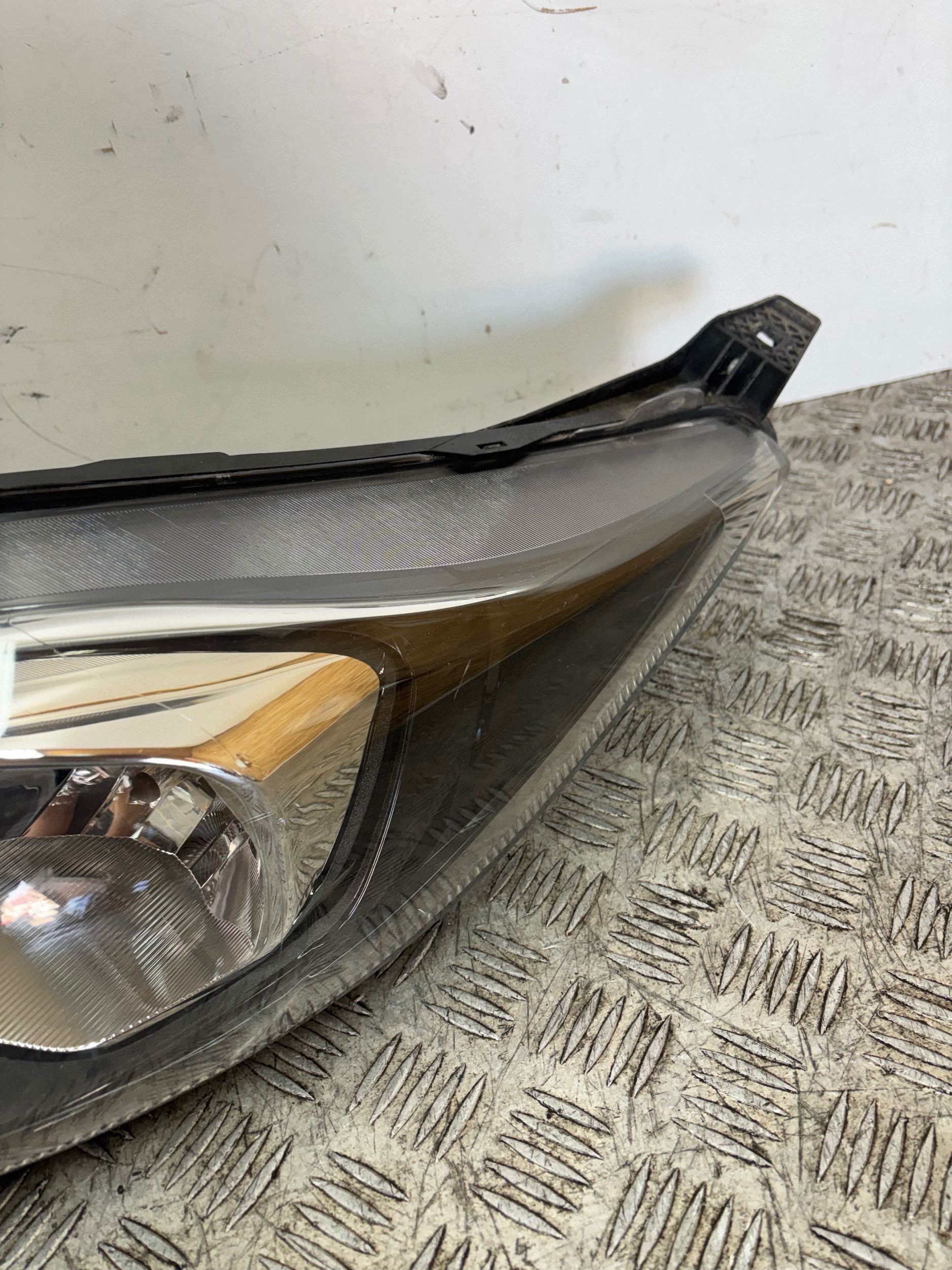 REFLEKTOR light left FORD FIESTA MK7 LIFT 12- C1BB13W030AD