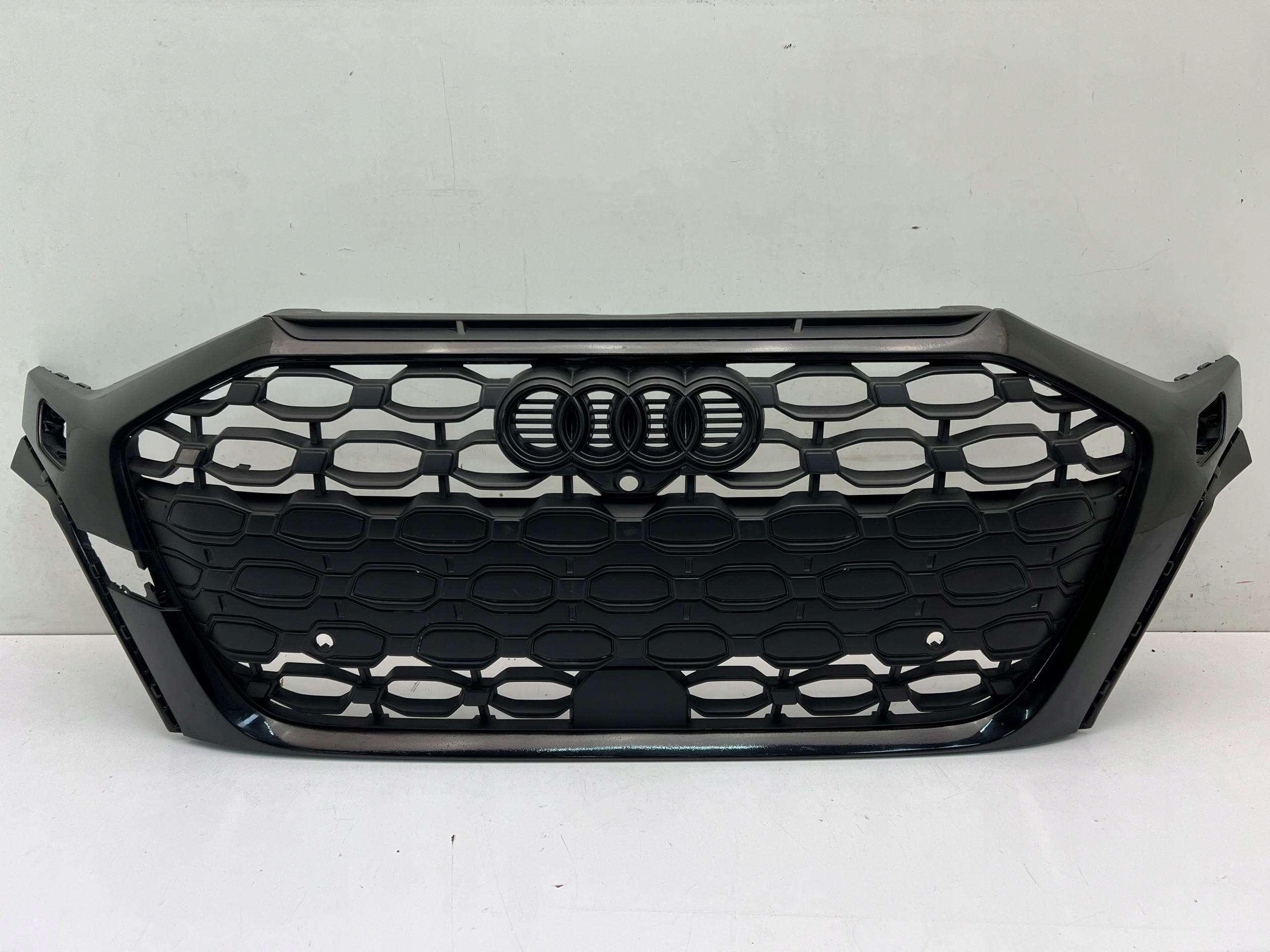 AUDI RS3 IV 8Y ATRAPA GRILL CHROM ZDERZAKA PRZEDNIEGO PRZÓD 20- N