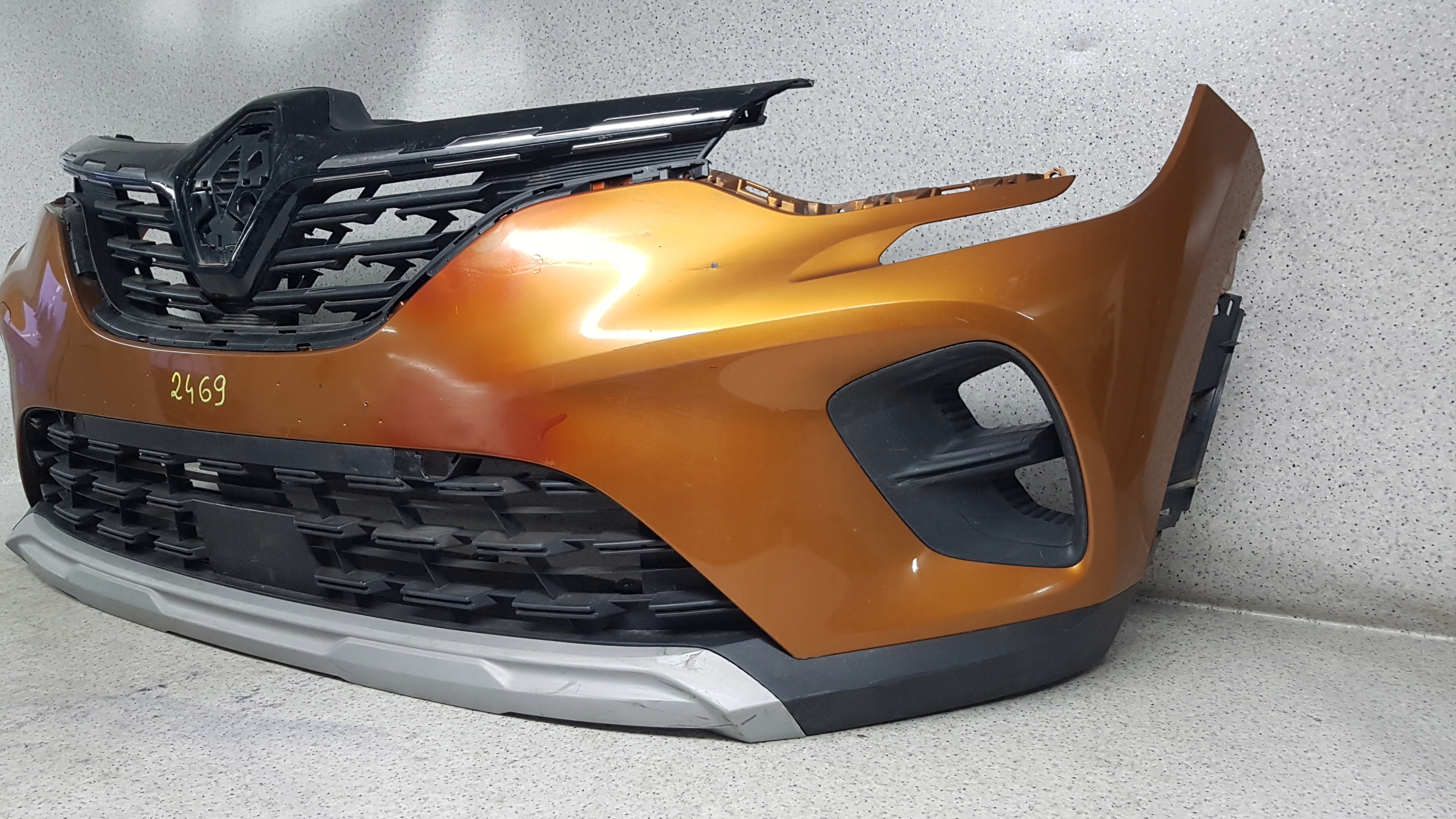RENAULT CAPTUR 2 II 2019 - bumper front 2469