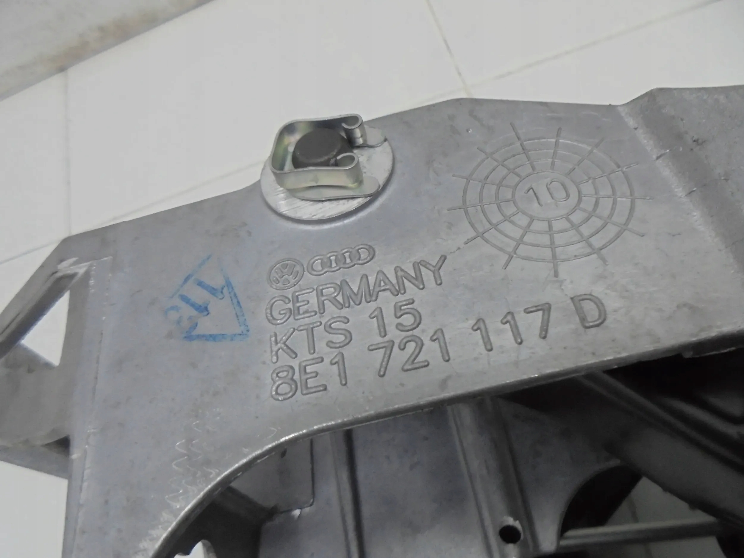 AUDI A4 B6 B7 EXEO PEDAL Bremse der Kupplung 01-13R