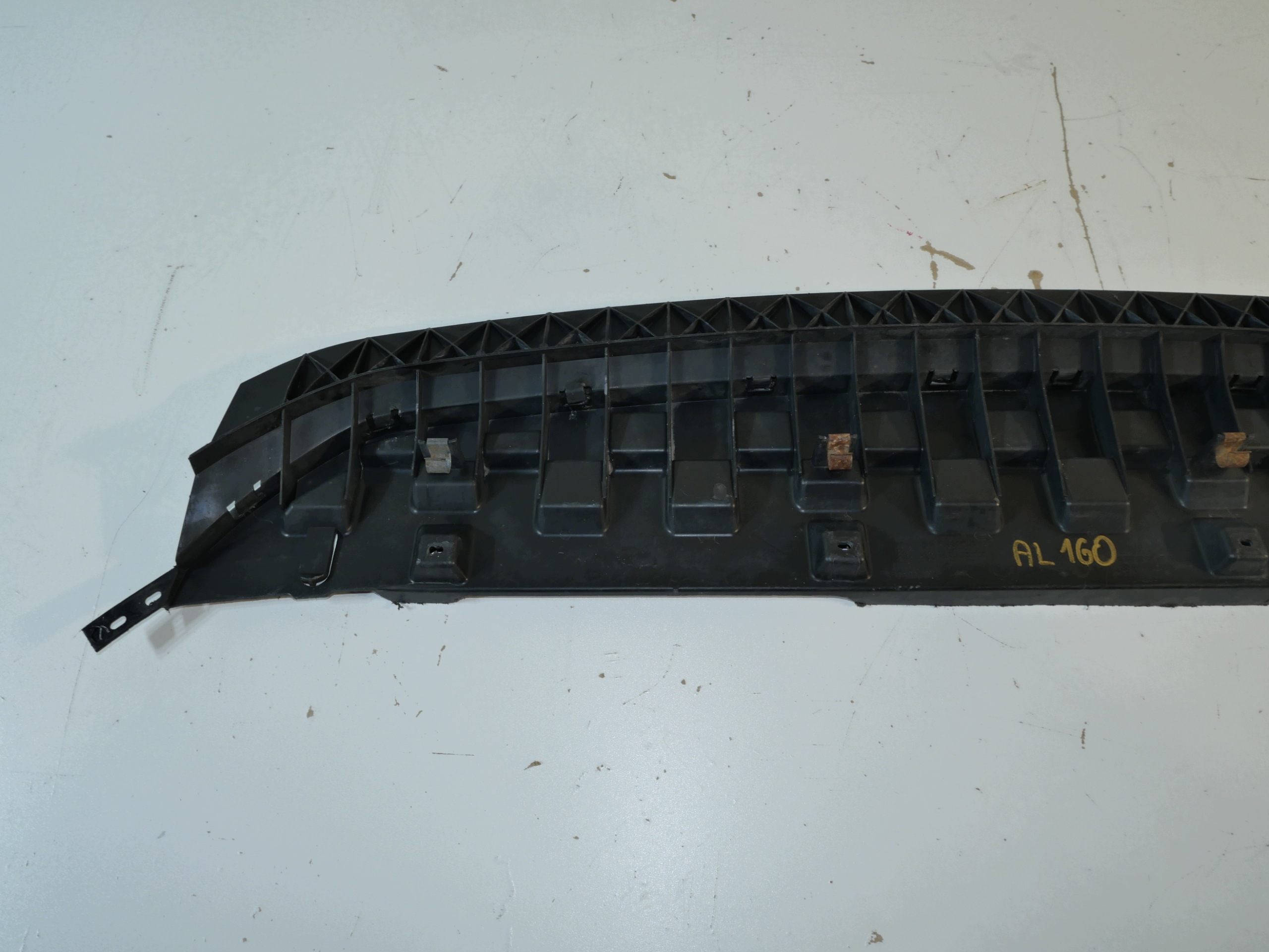 blende abdeckung der stoßstange SKODA OCTAVIA III 5E0807611A