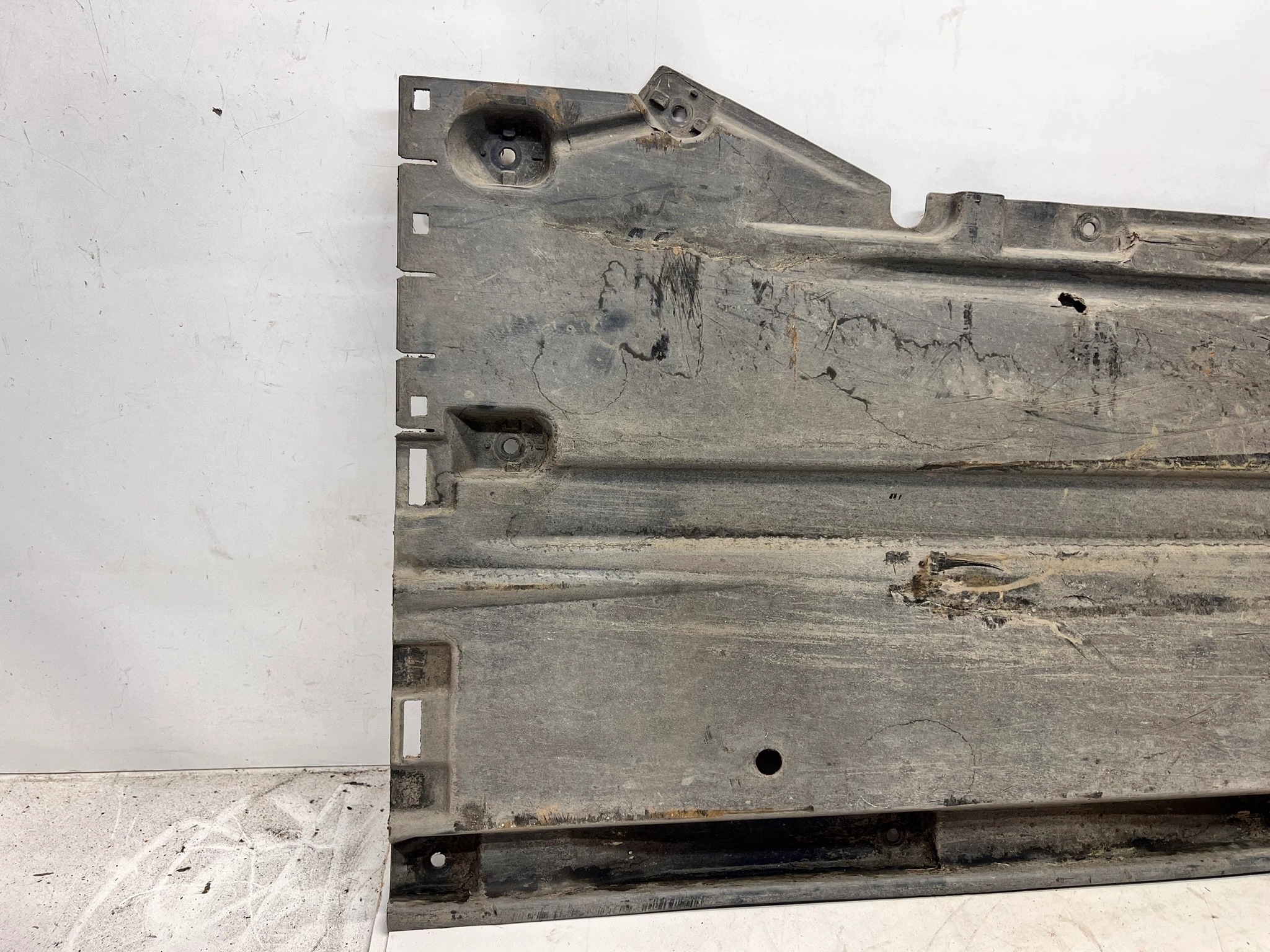 cover chassis left AUDI A4 B8 ALLROAD 8K9825207 124/26