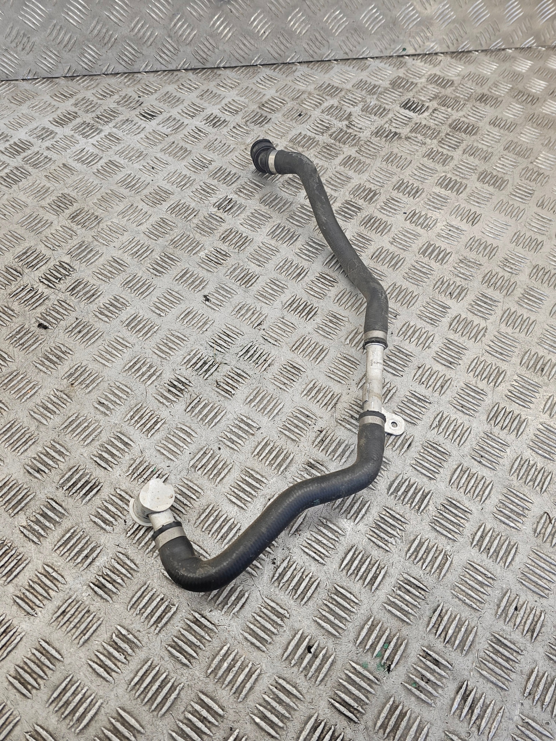 cijev prijenos vode S2100469 BMW G30 G31 530E 17