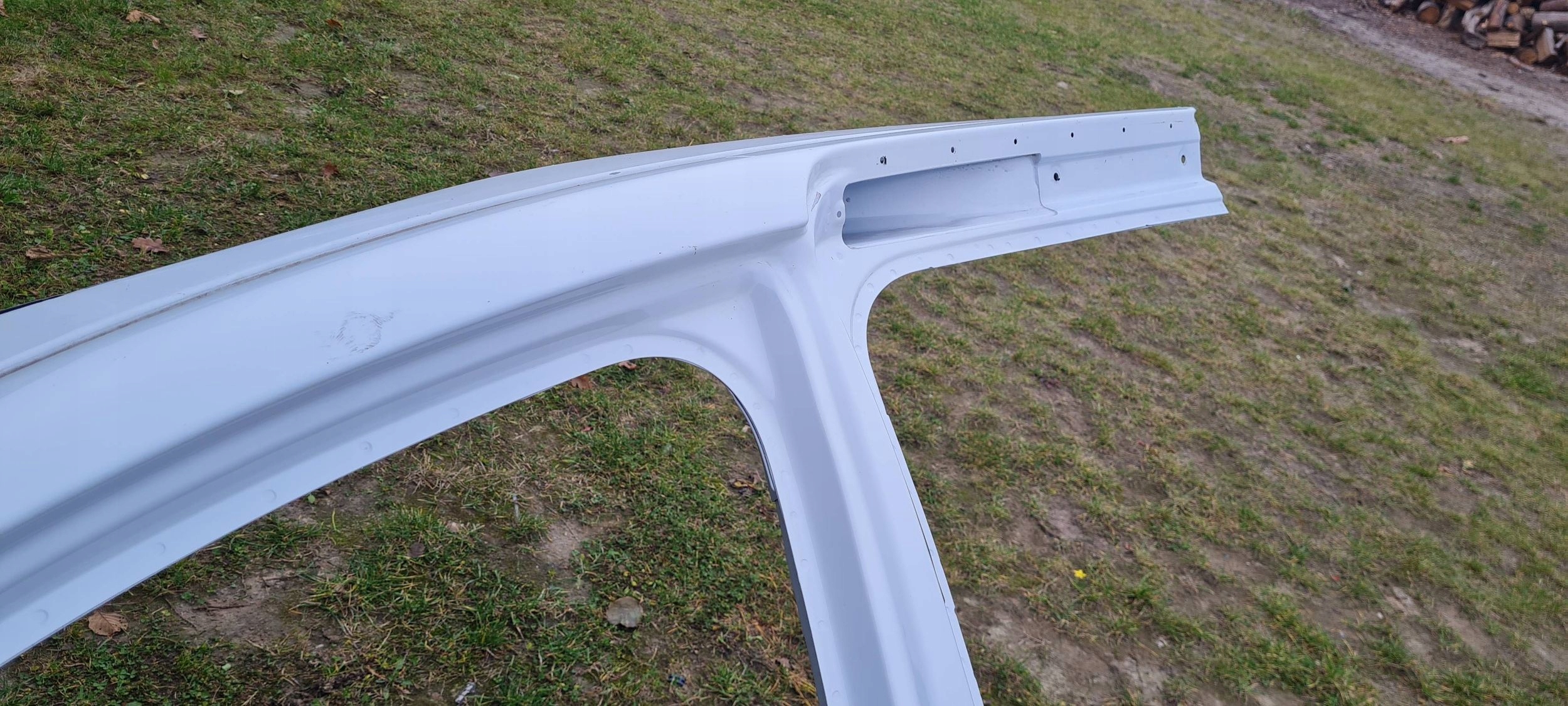 Chrysler Pacifica 2022 pillar side threshold of the threshold left quarter left PW7