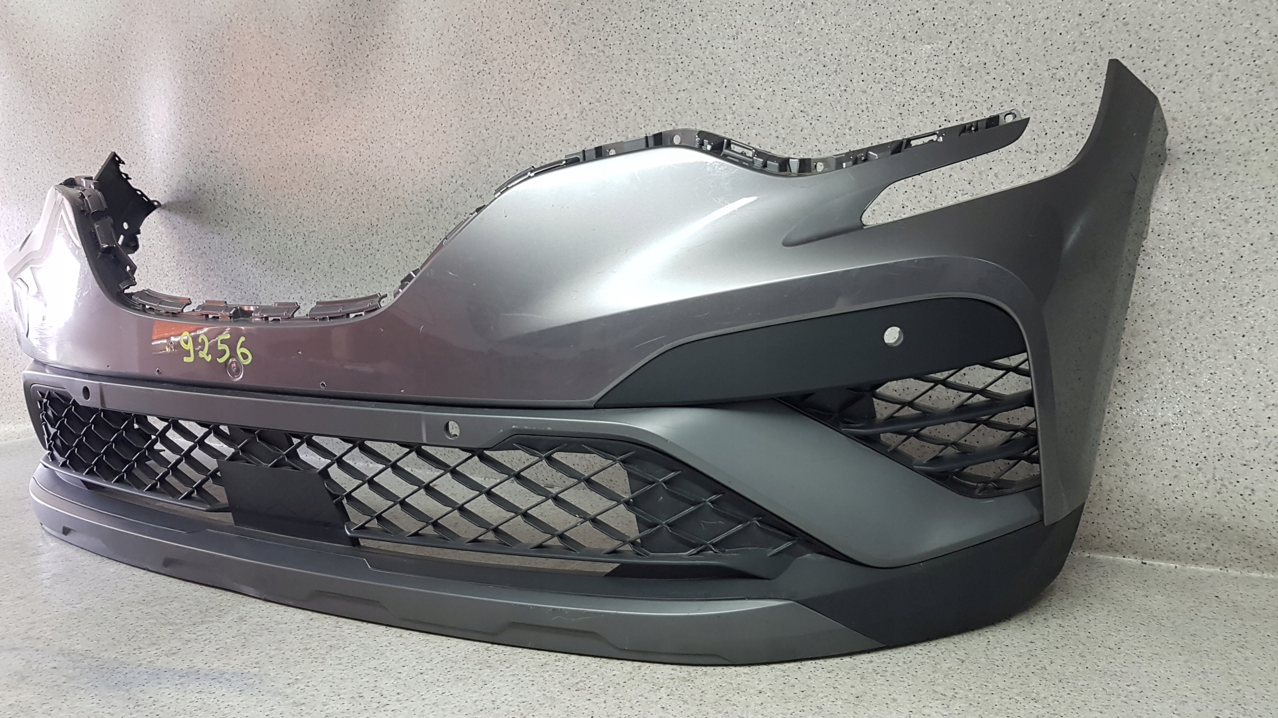 RENAULT CAPTUR 2 II RS LINE 2020 - bumper front 9256