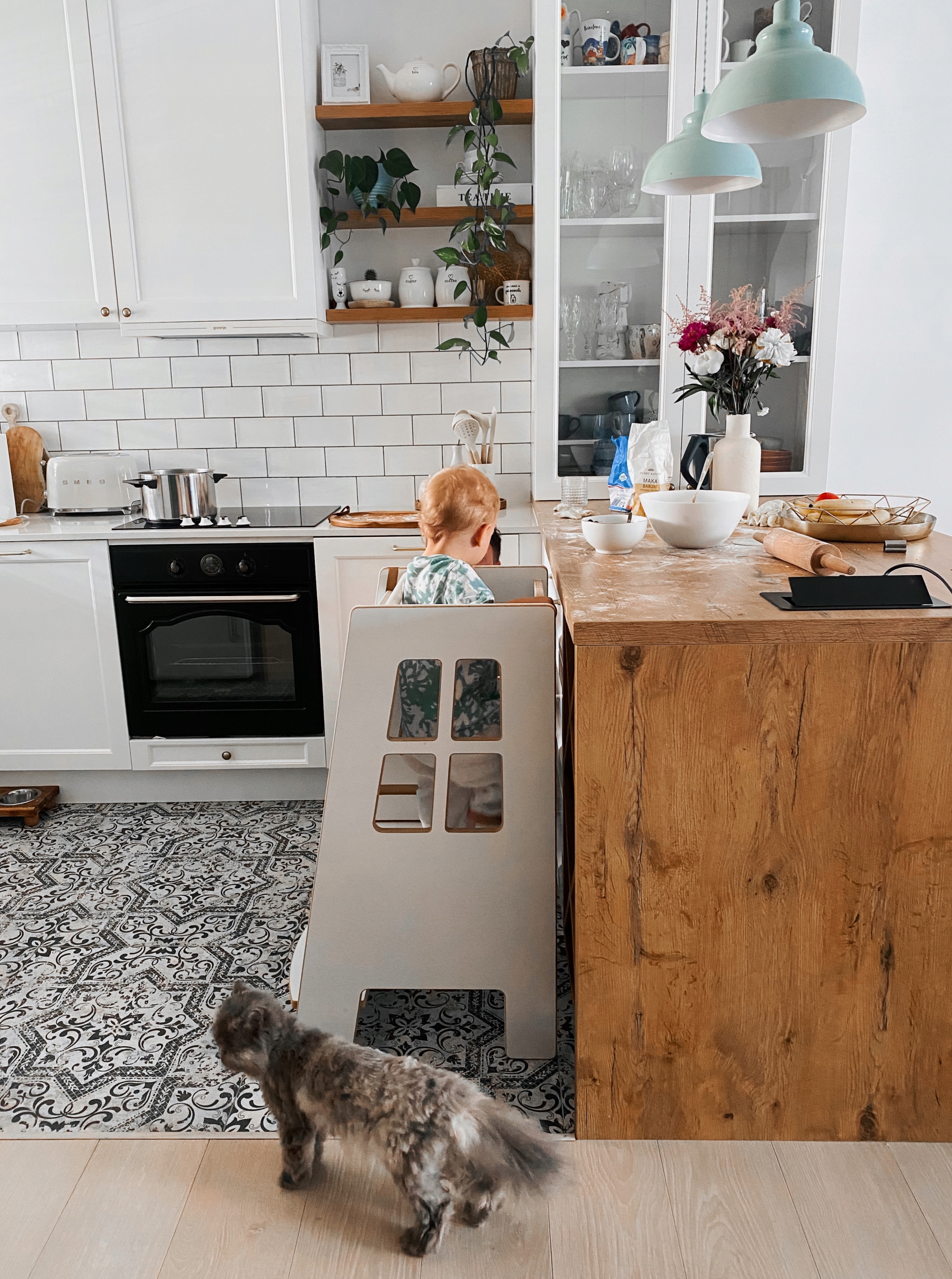 Pomocnik Kuchenny Kitchen Helper Solidny Podest Biały MDF Tuptiwood Kod producenta KH ES