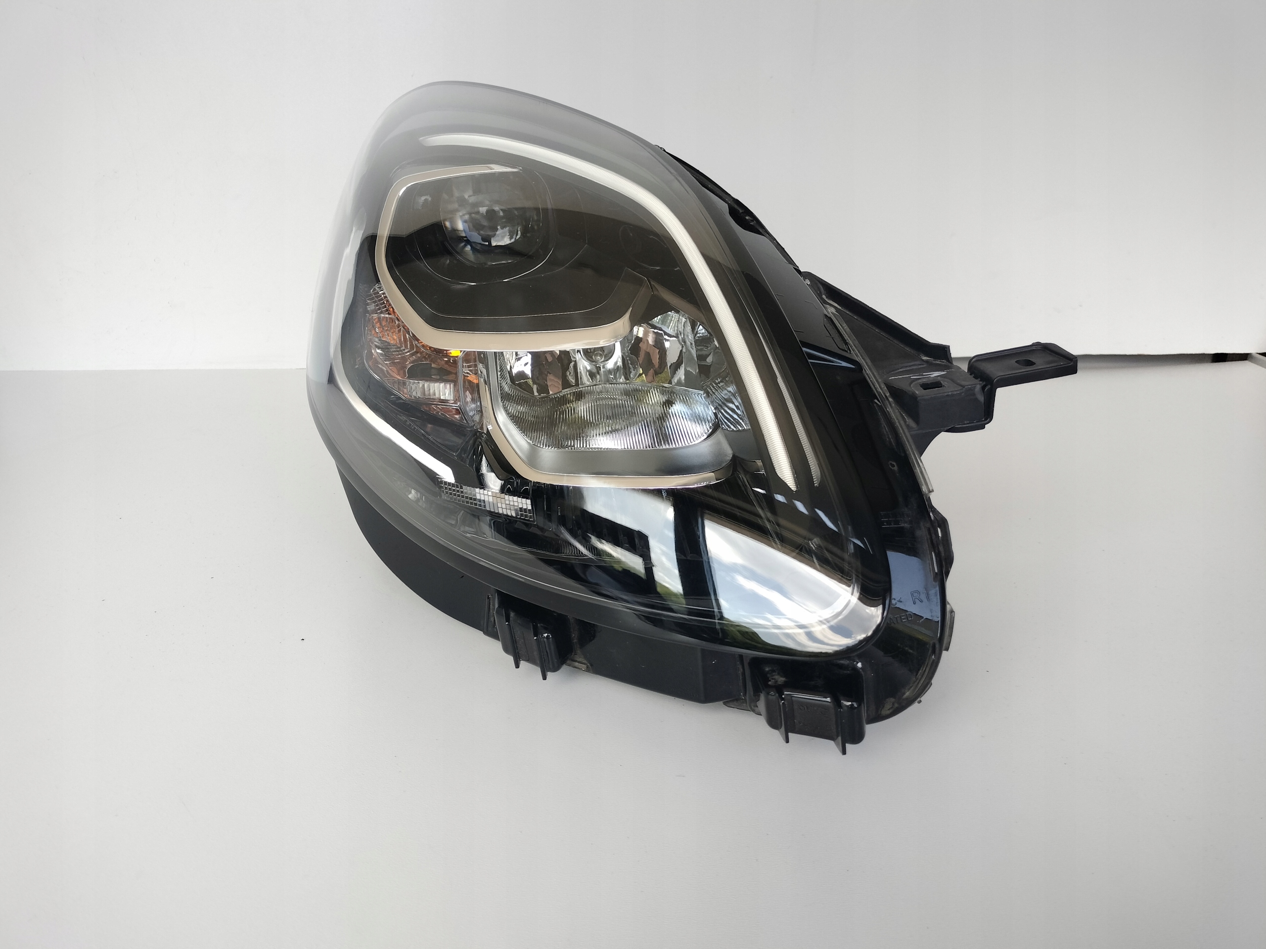 light right REFLEKTOR FORD PUMA 19- LED