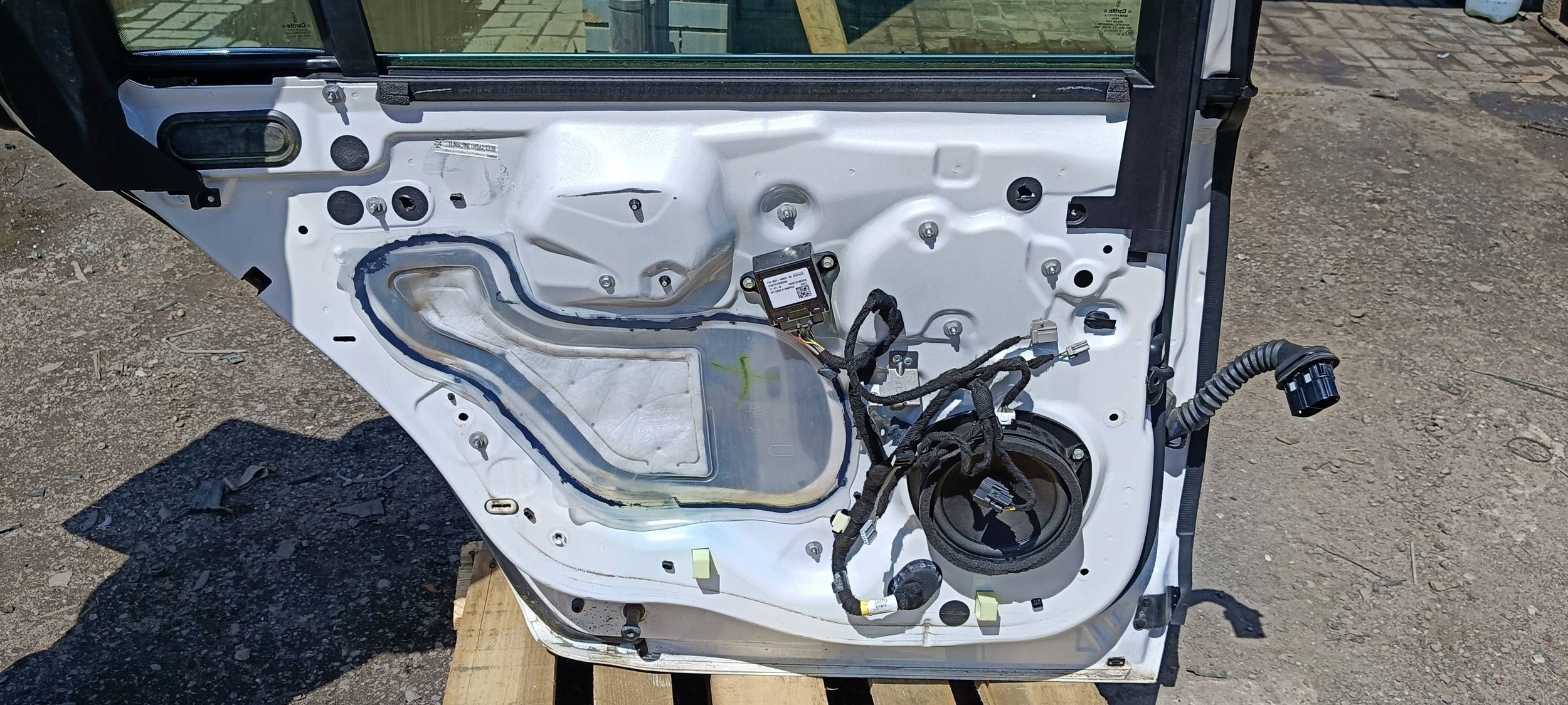door rear part rear. left complete Lincoln Continental 2017