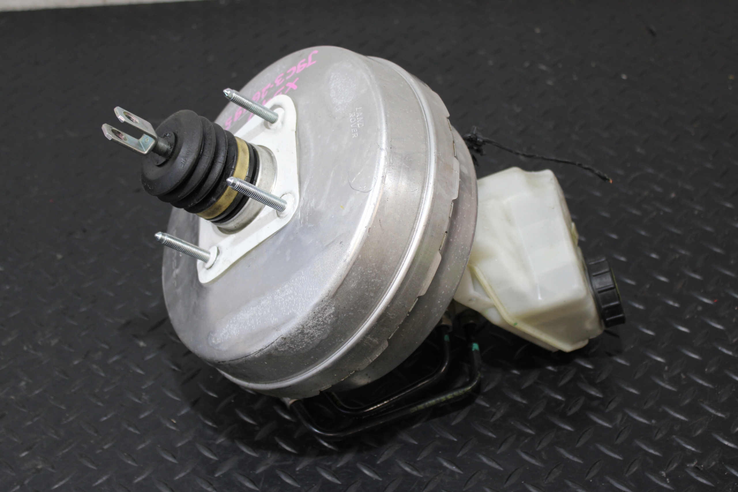servo Pompa HAAMULCOWA JAGUAR E-PACE X540 S J9C3-2B195-BC 2,0 D