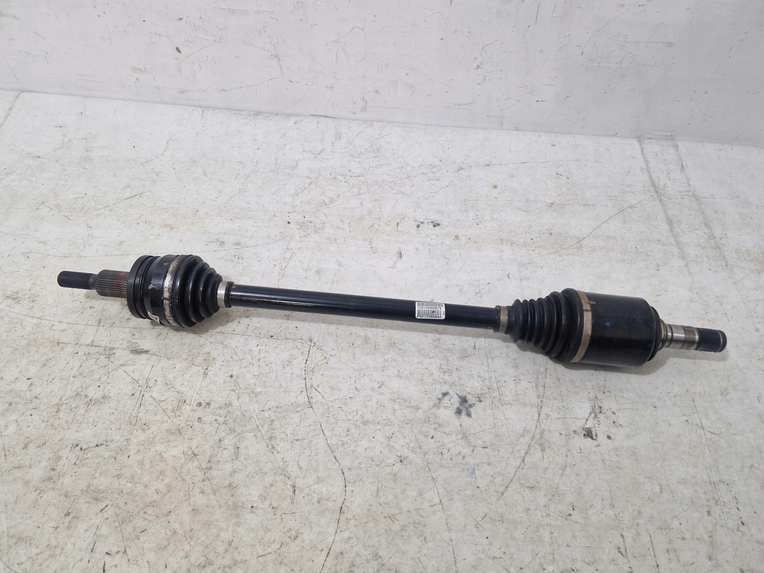 DODGE CHARGER CHALLENGER 2019- semi-axis rear part left = right 52123958AE