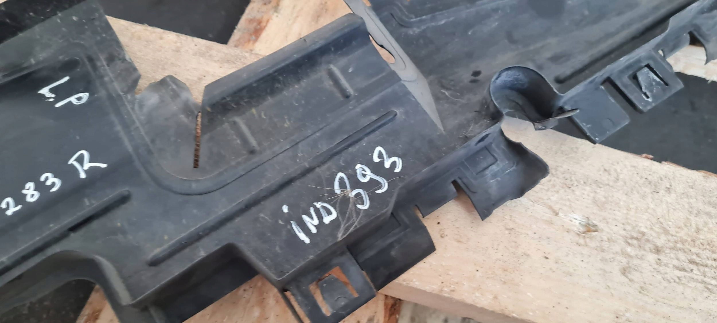 A5 8T LIFT air duct air line left left front 8T0121283R