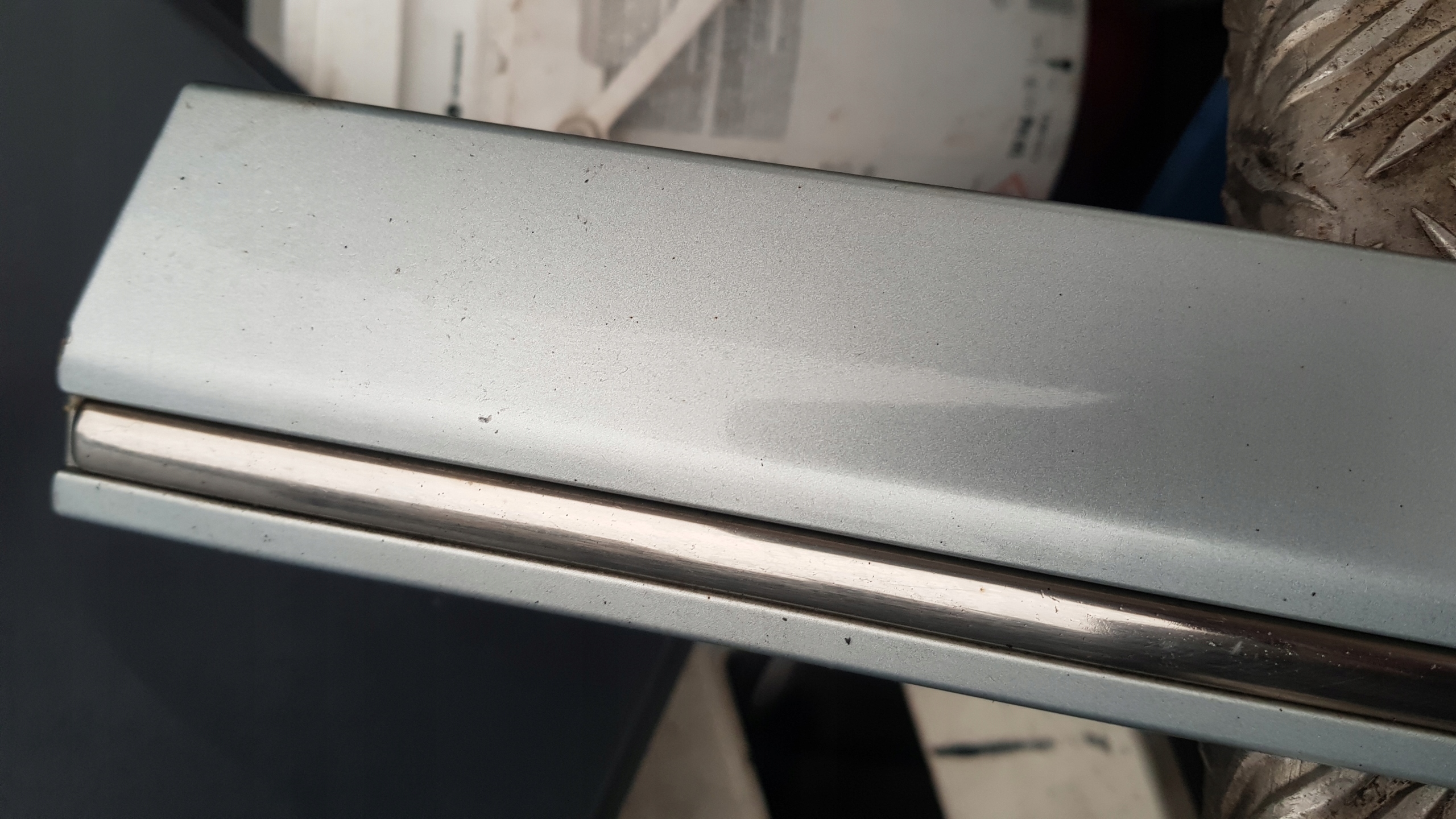 MERCEDES W209 lišta dveře levá pravá 762