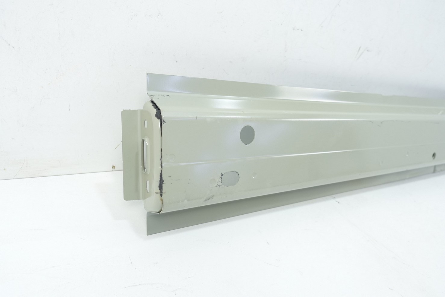 threshold side left VW TIGUAN II LIFT 5NL809377B