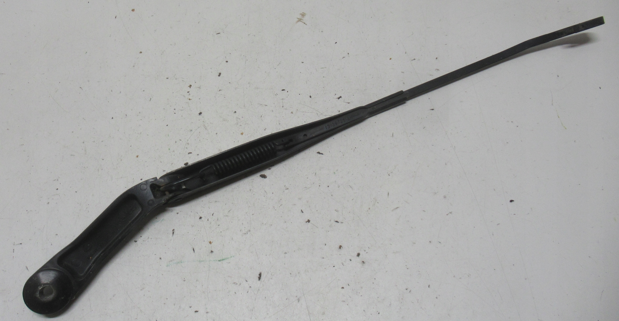OPEL MERIVA A 1.6 05R wiper arm left 13139725
