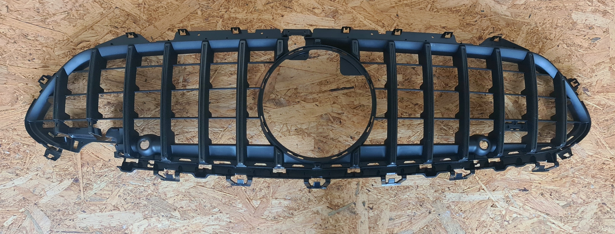 MERCEDES CLS AMG GRILL ATRAPA NOWA BLACK