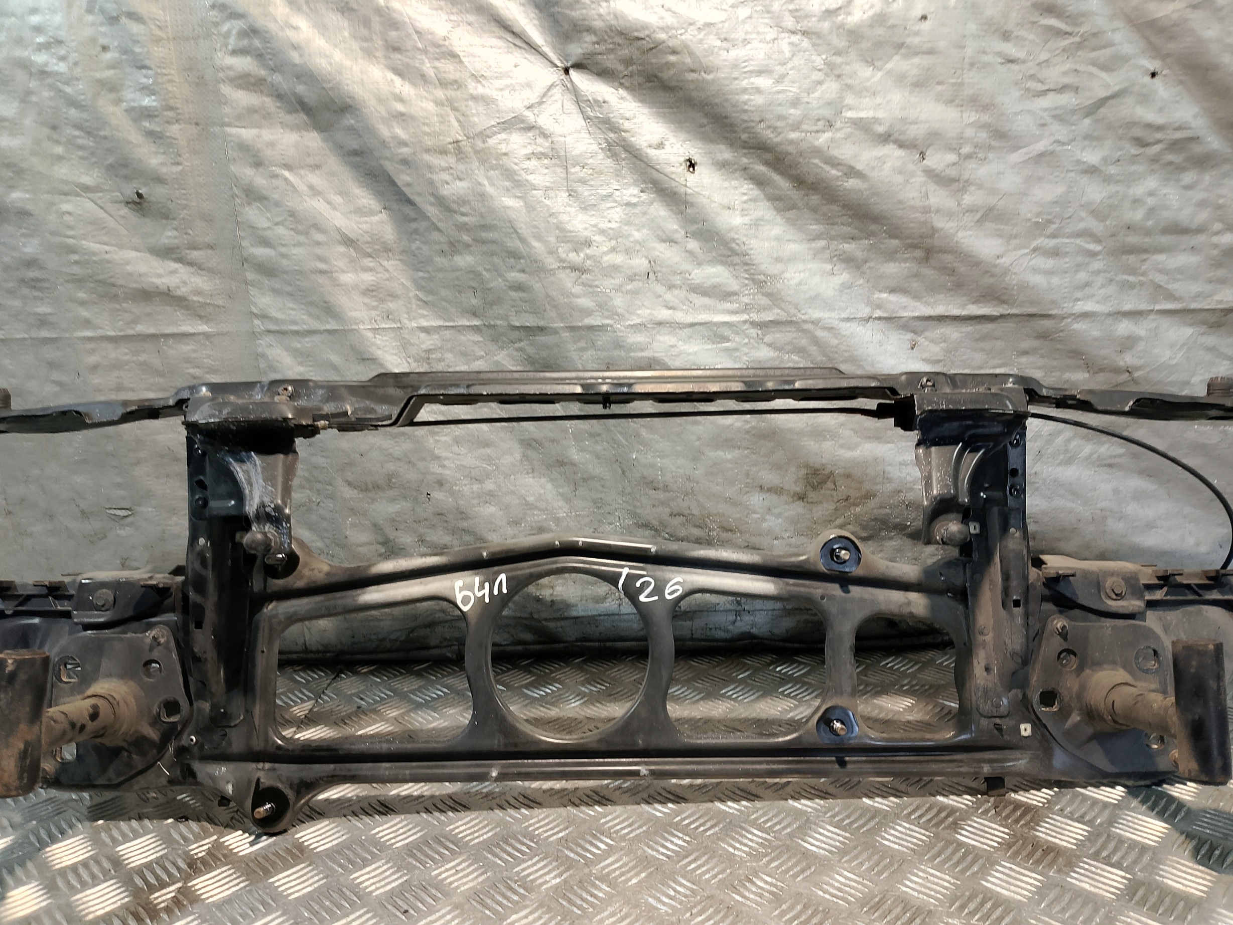 stěna chladičů příčka BMW E39 3.0 D