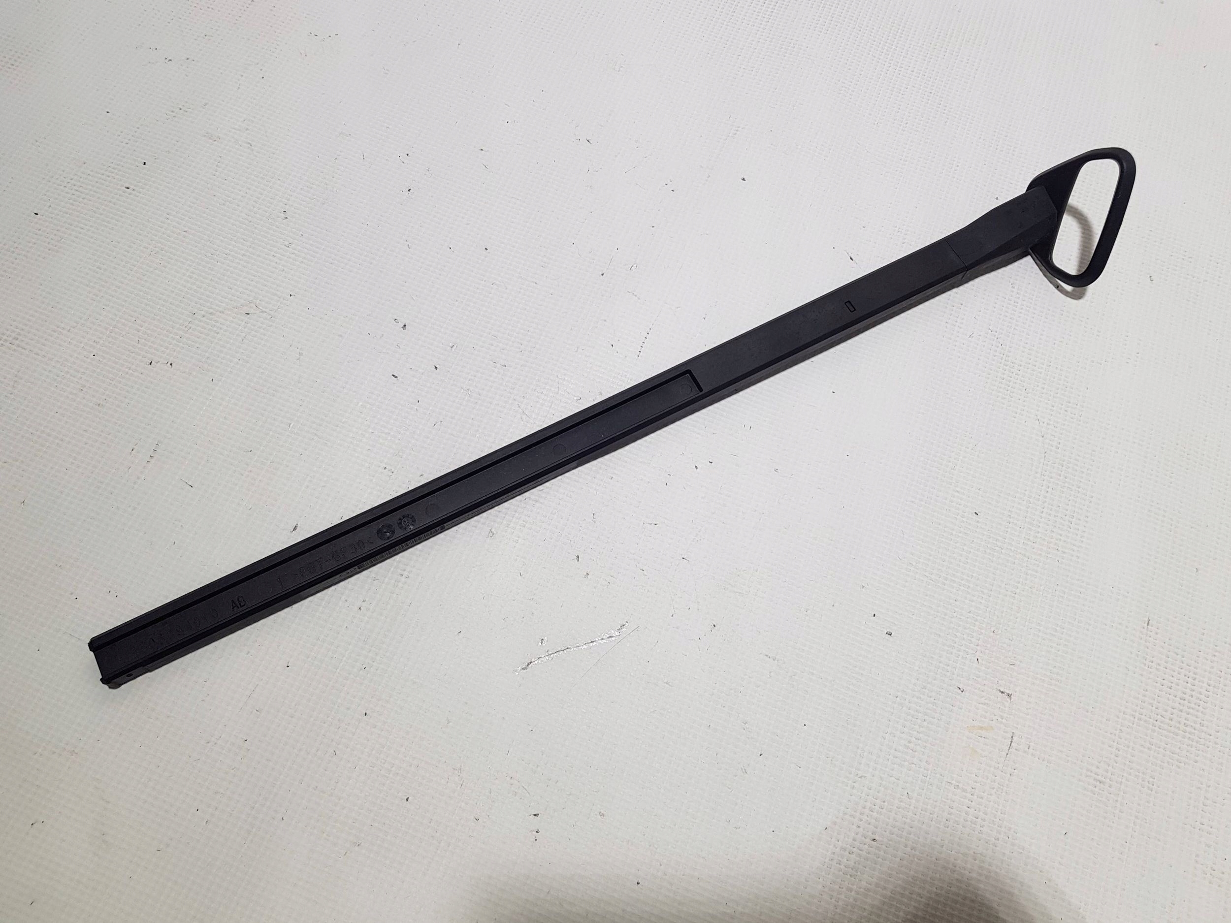 MERCEDES E KLASA W207 moulding rail left PODAJNIKA PASOW A2078600357