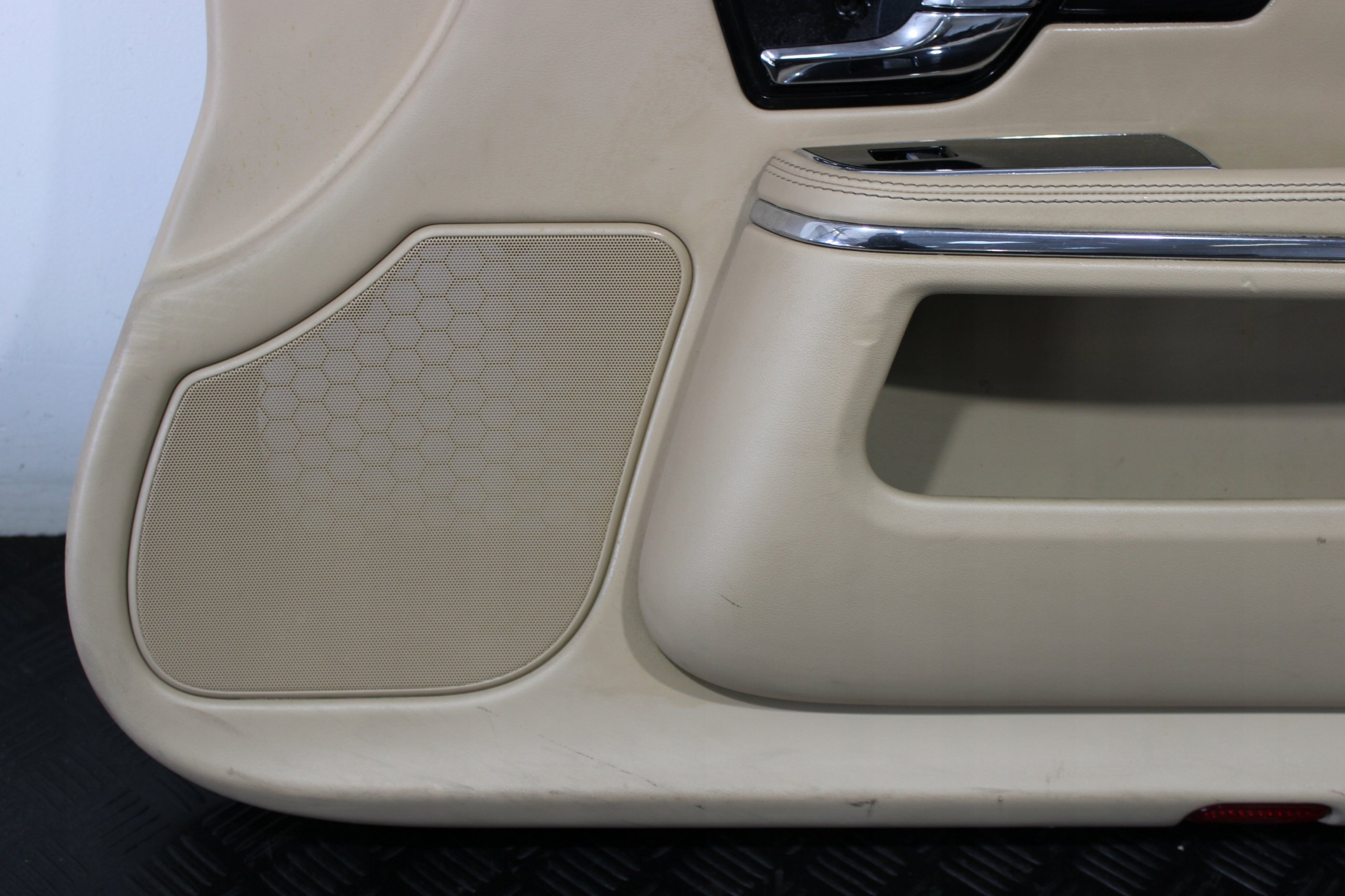 upholstery side door right front JAGUAR XJ X351 VIII