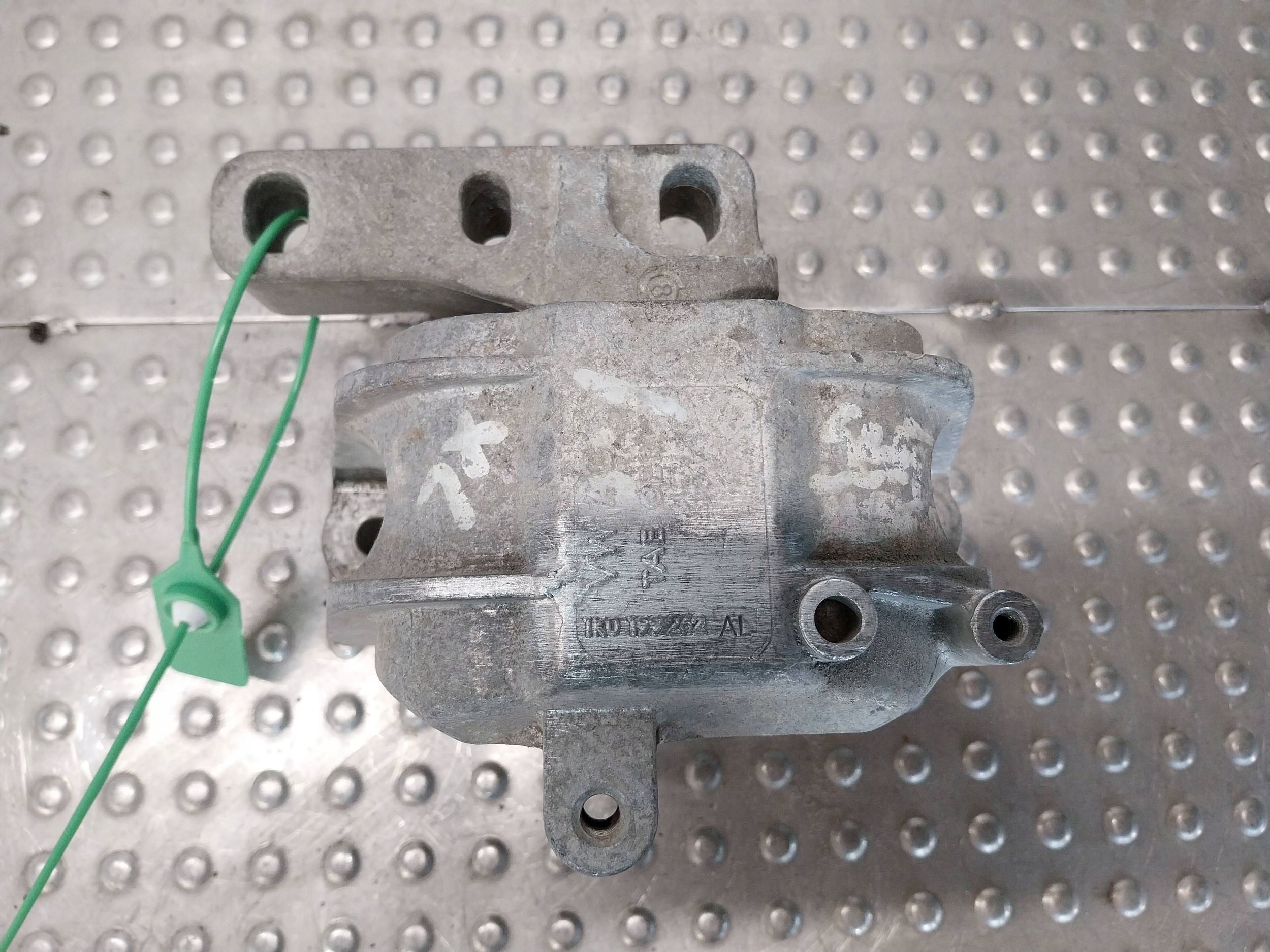 holder engine mount 1K0199262AL VW CADDY III JETTA GOLF V A3 8P 1.6 16V