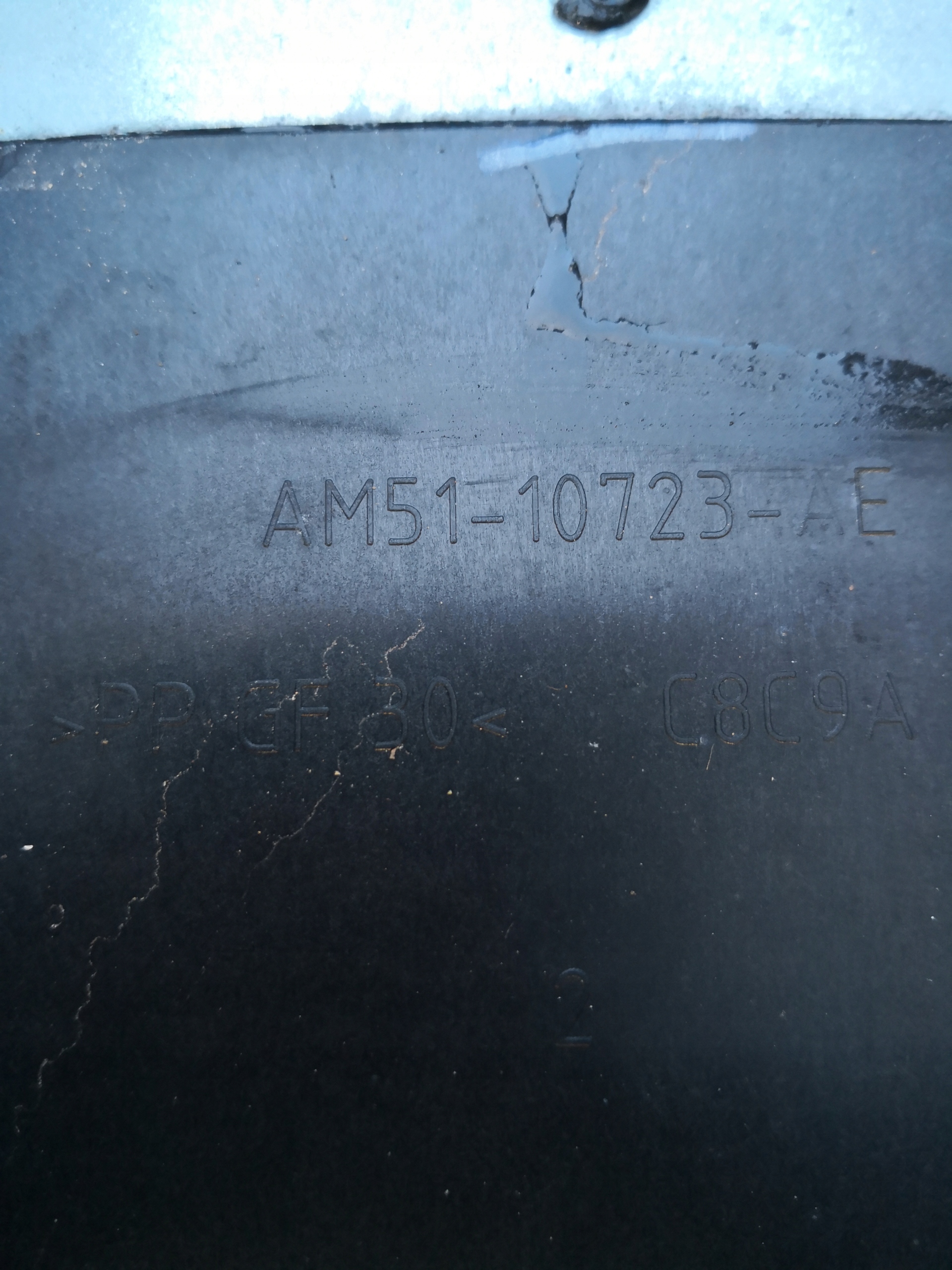 Gehäuse AKUMULATORA FORD AM51-10723-AE