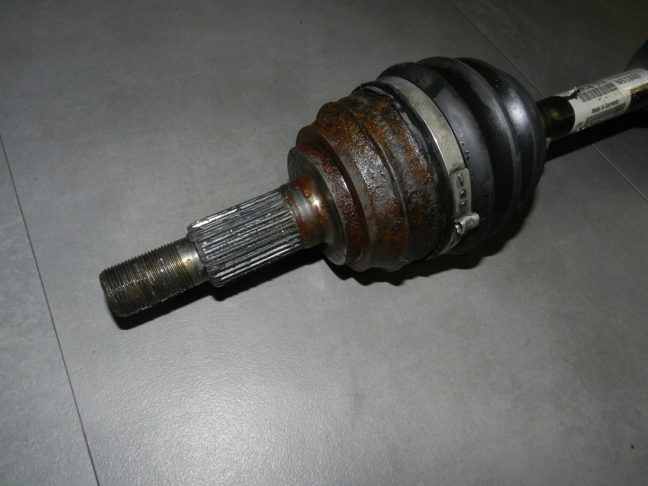 VW TOUAREG 7P semi-axis front 7P0407271A