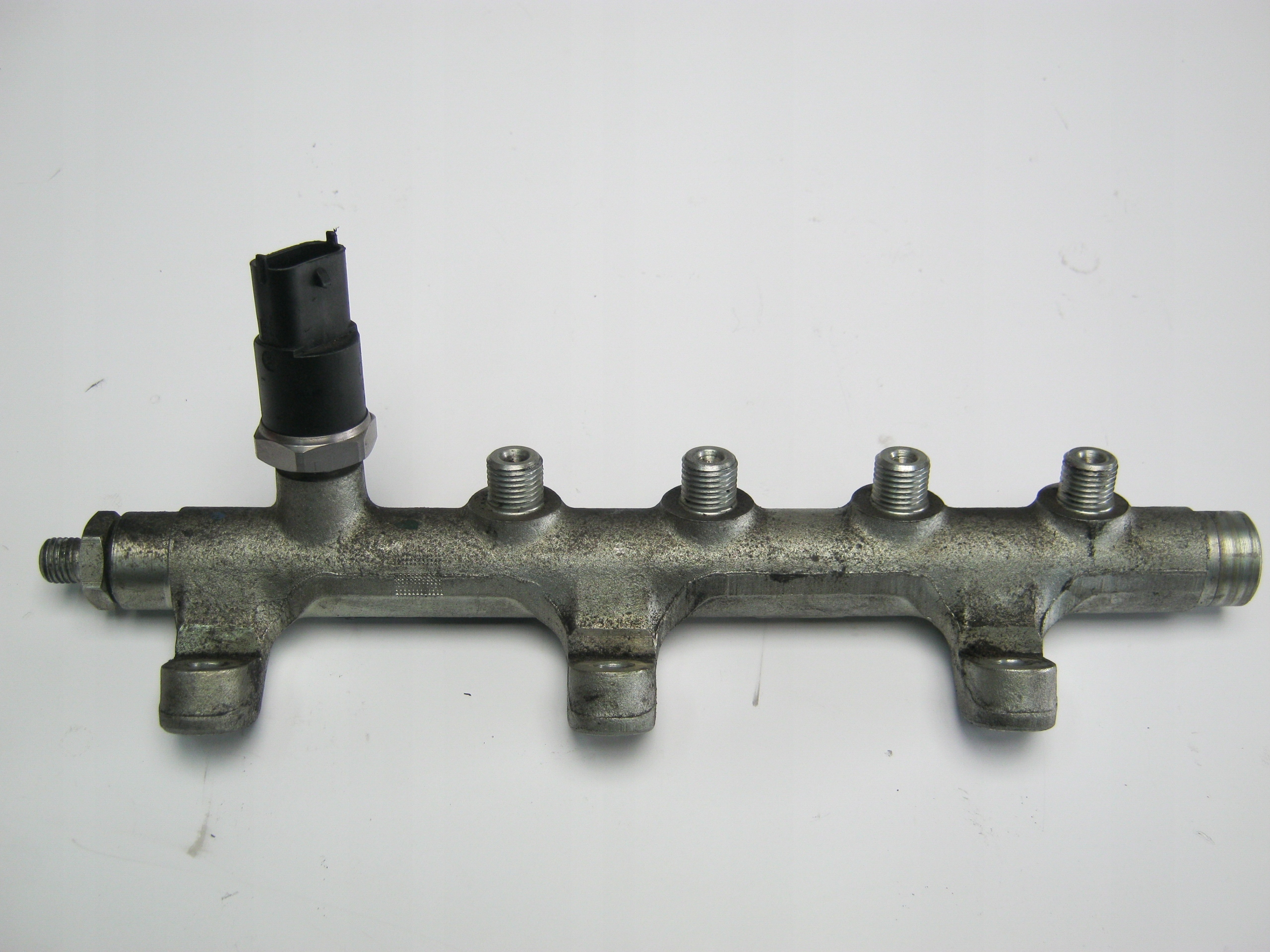 Rampe injection RENAULT NISSAN 2.2 DCI 0445214018