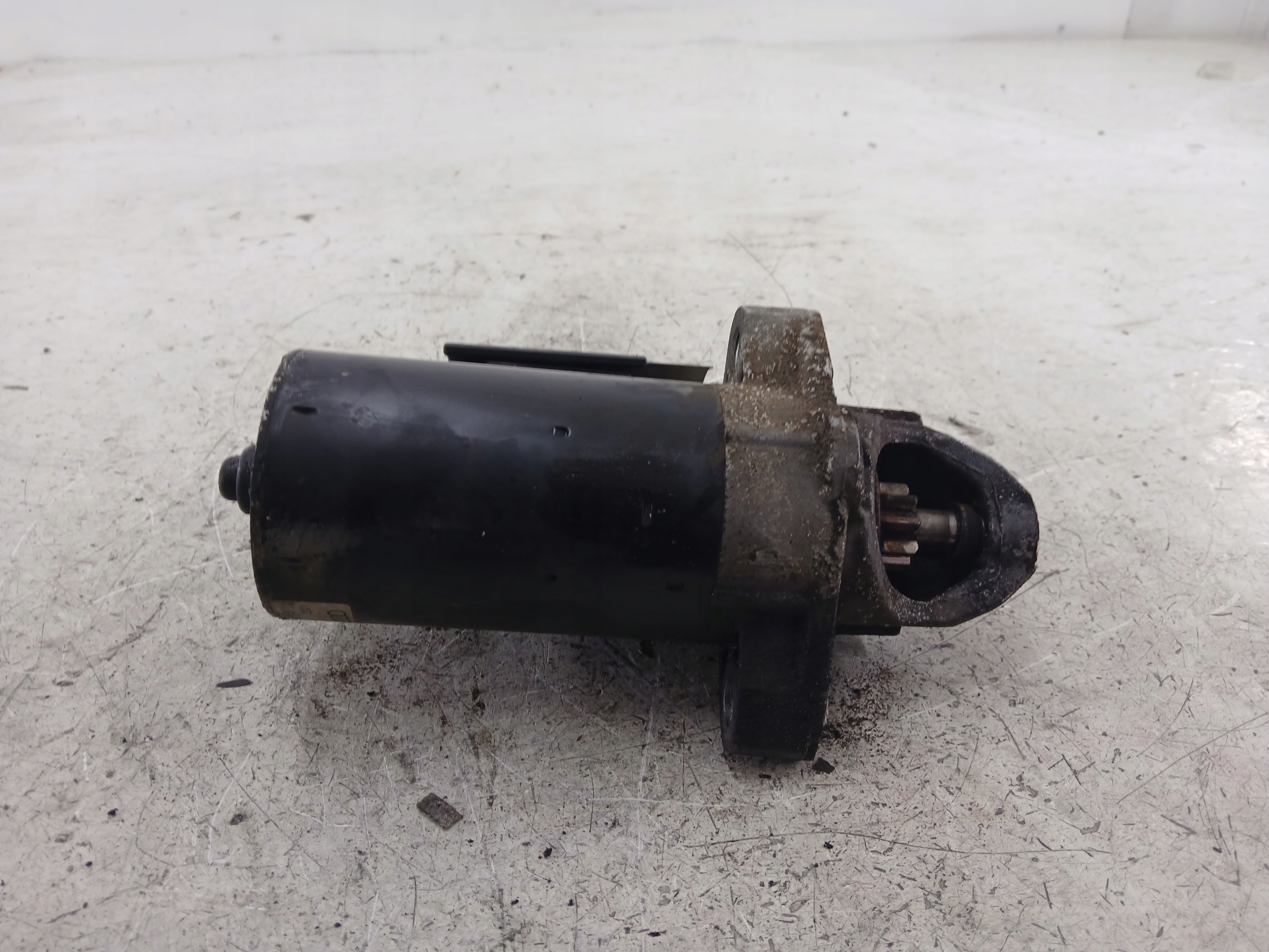 AUDI A6 C5 2.4 starter 0001108175