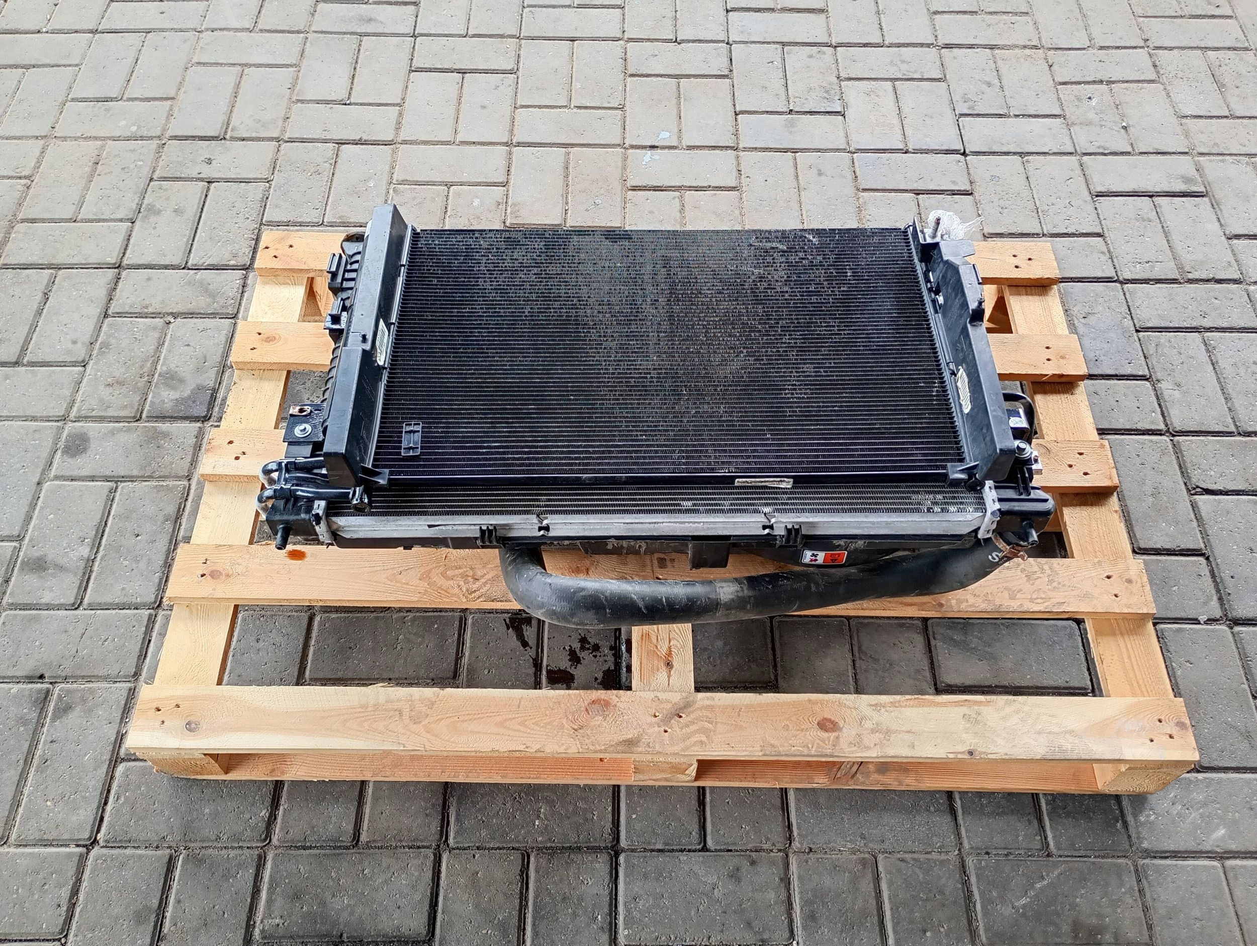 radiator radiator wyntylator komplet Ford Explorer V 3.5 2011-2019