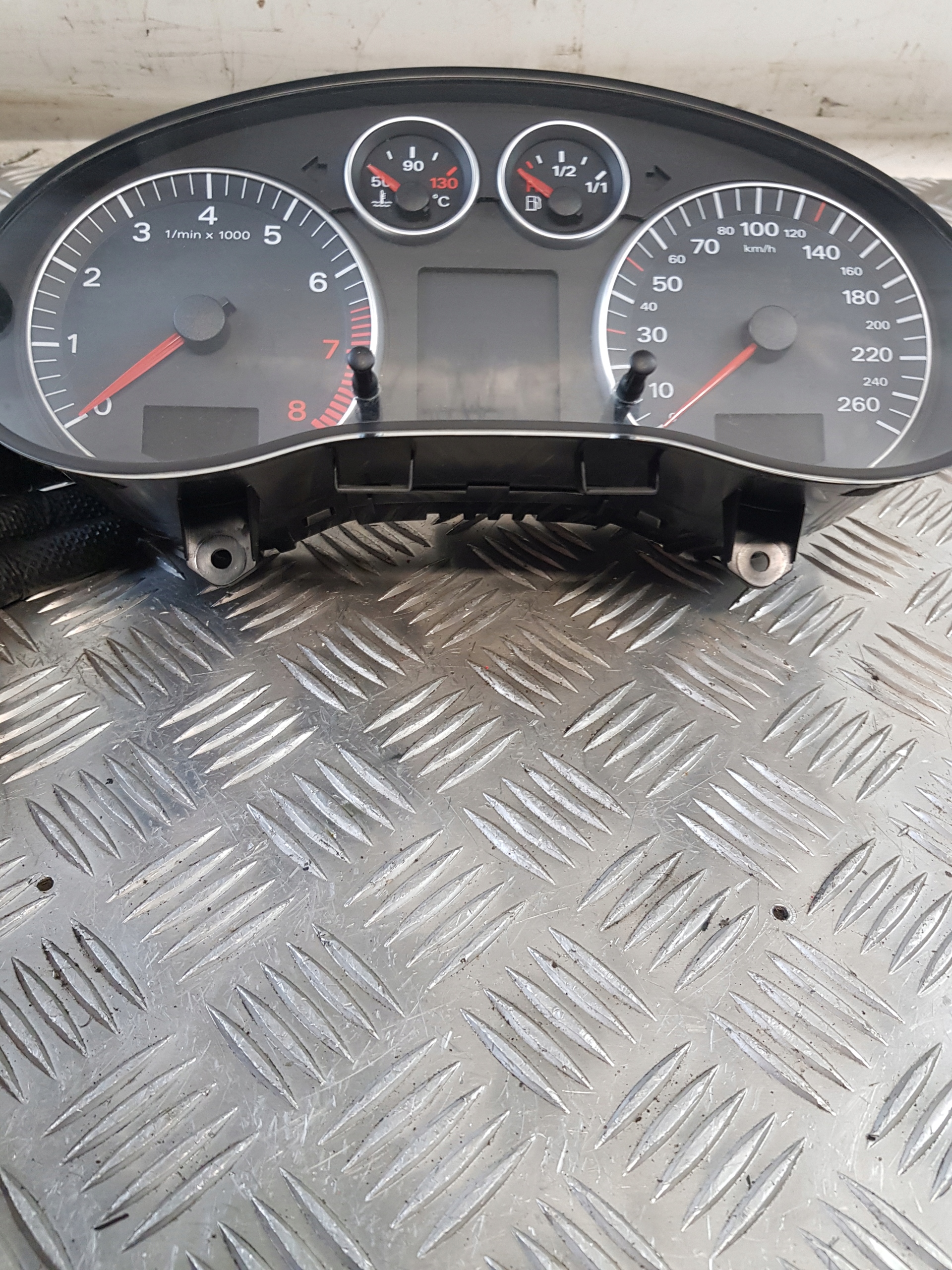 dials OE 8P0920900E AUDI A3 8P 2.0FSI 04R- EUROPA