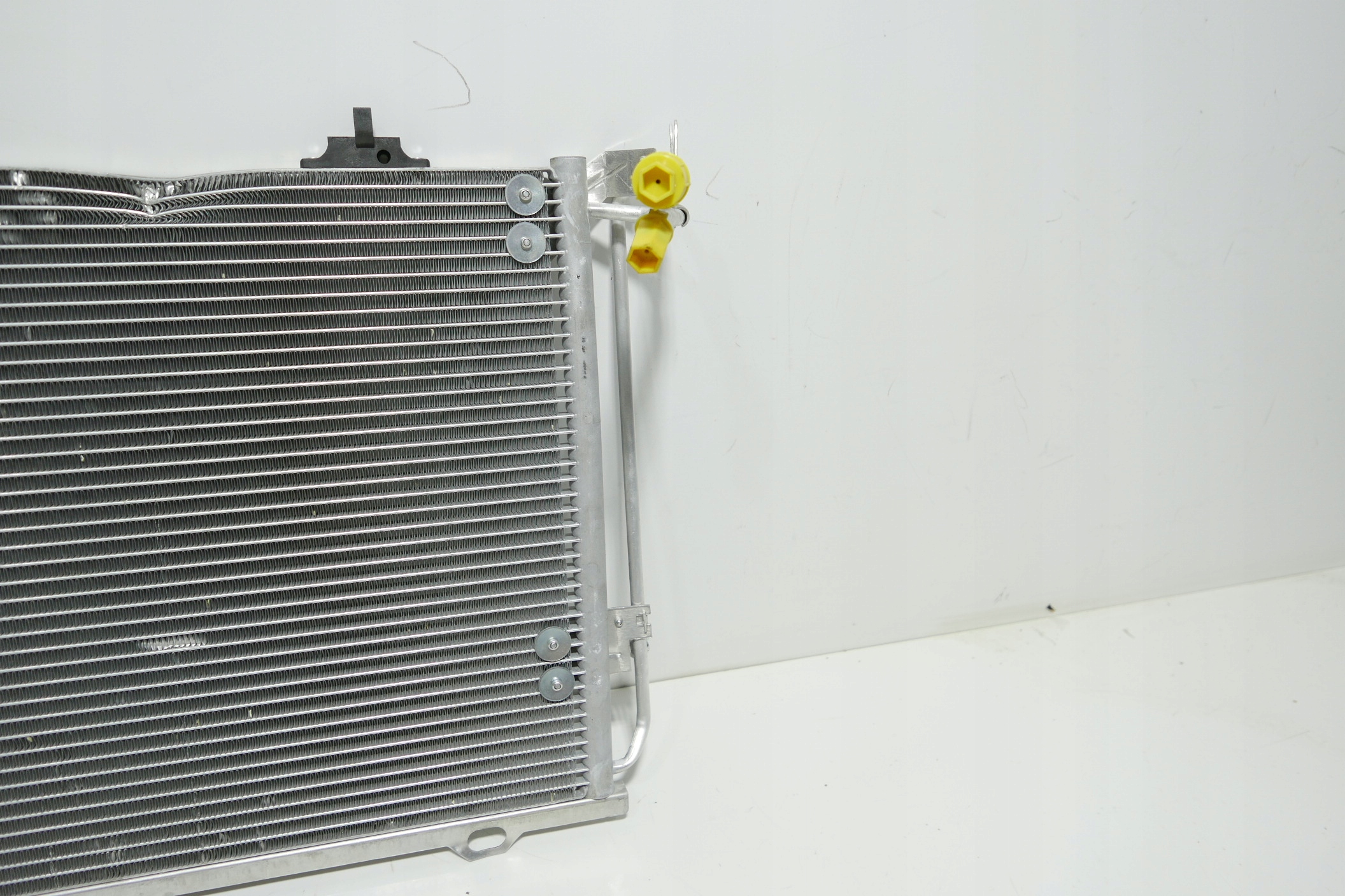 HELLA CHLODNICA KLIMATYZACJI MERCEDES CLK SLK W210 Part number 8FC351037334