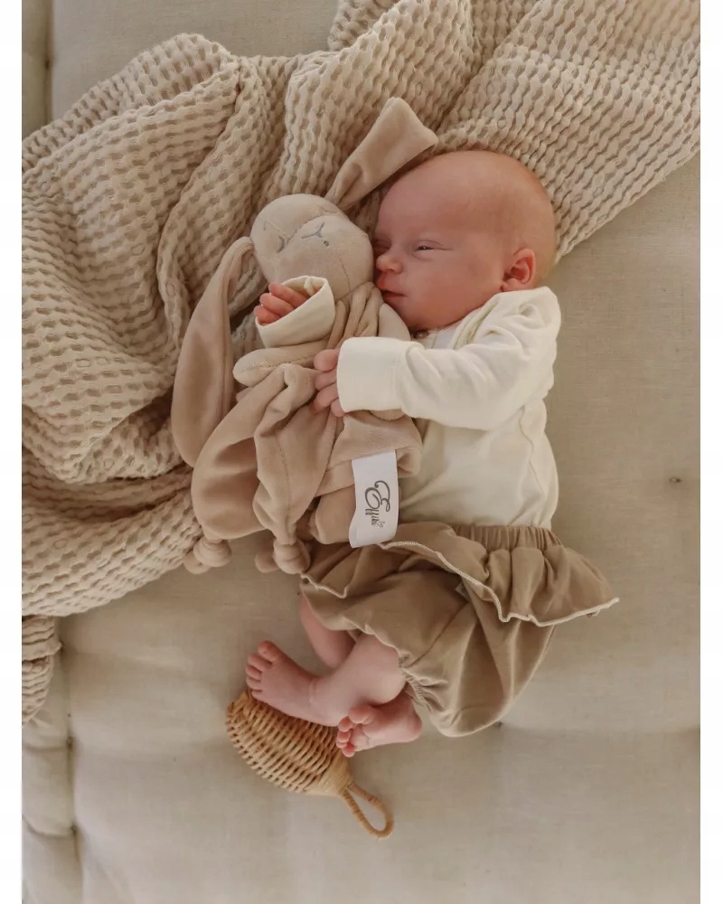 EFFIKI DOUDOU SZMATKA PRZYTULANKA MASKOTKA TULUŚ Wiek dziecka 0 +