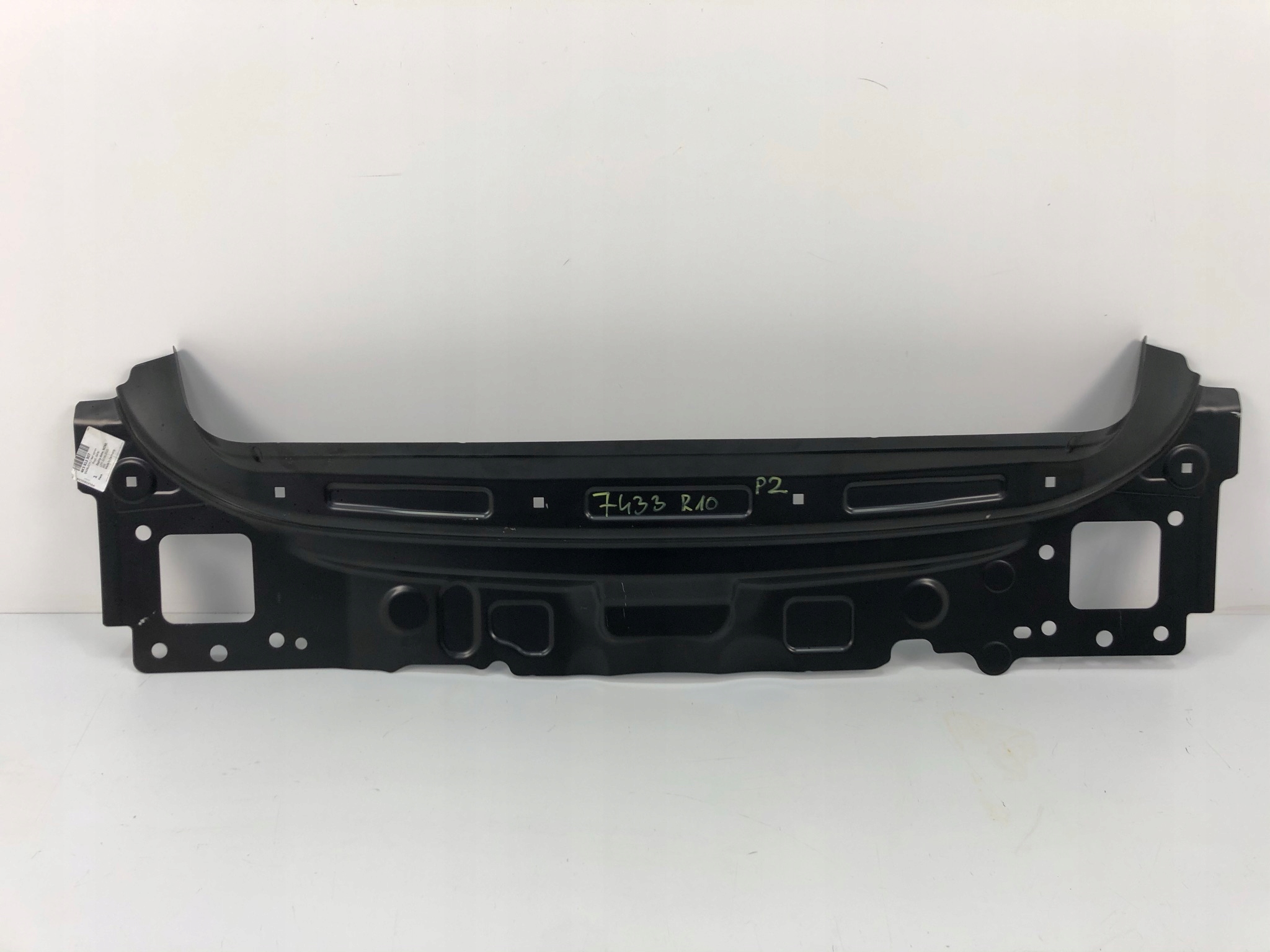 Ремень задний задний AUDI C8 седан 4K5813307