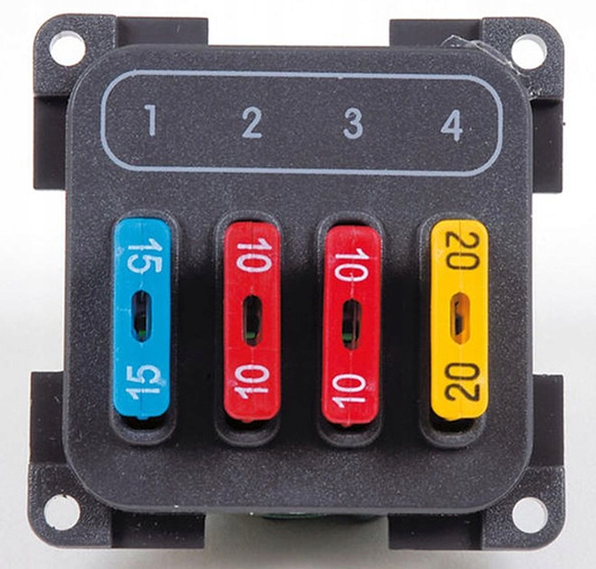 Moduł zabezpieczeń z 4 bezpiecznikami - CBE